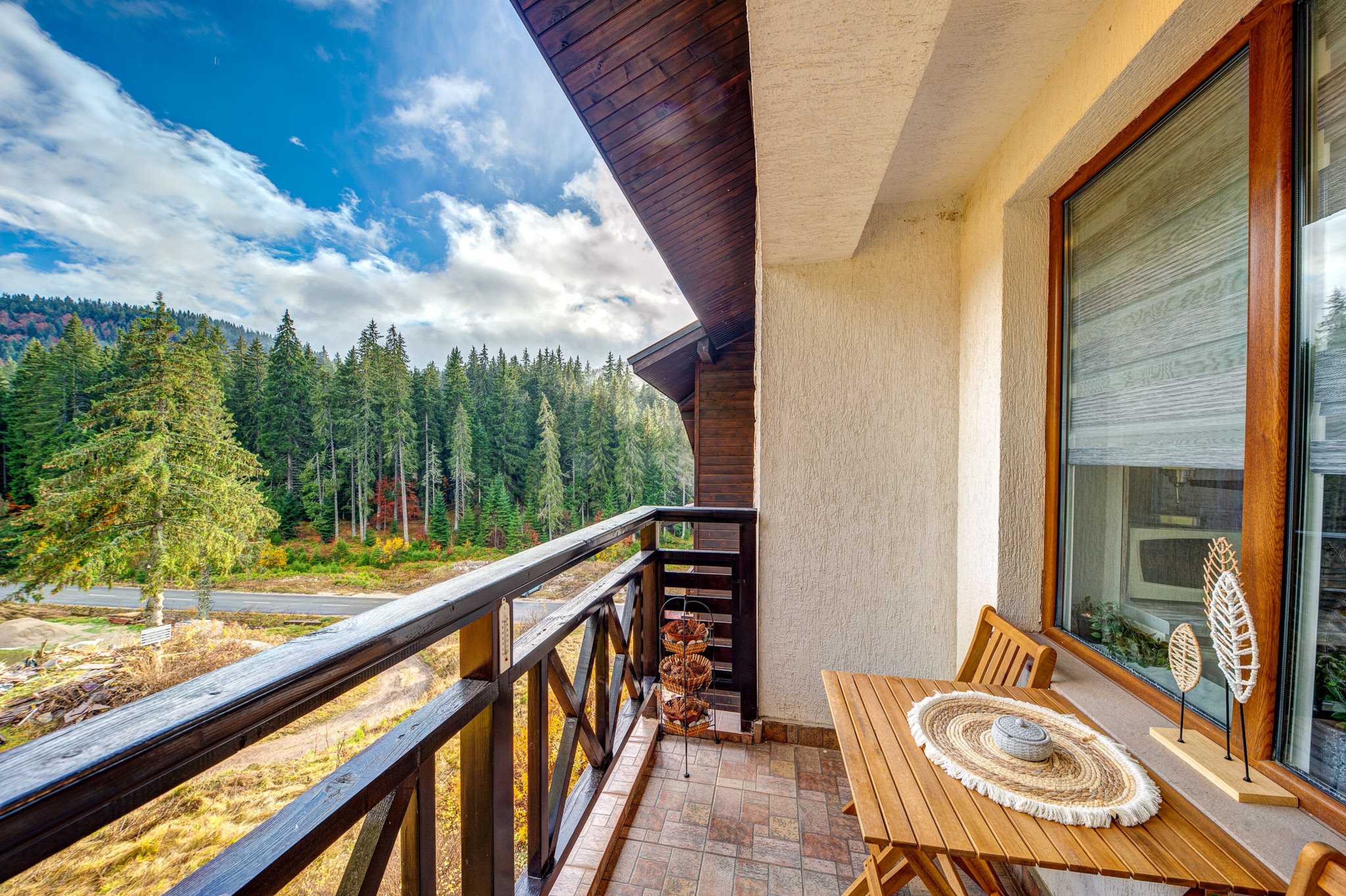 Scoutaround White Logo