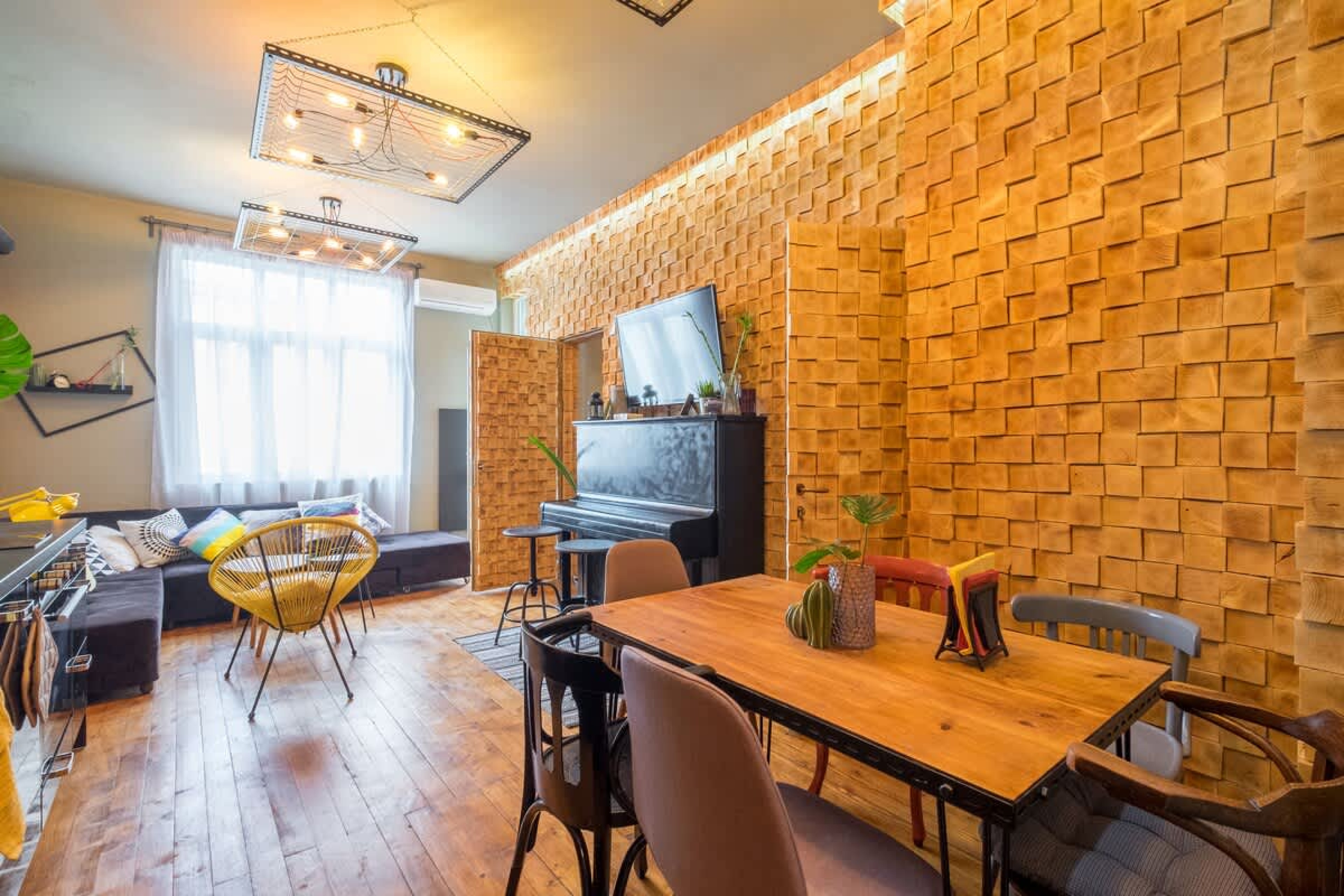 2 BDR &amp; 2 BTHR Funky Apartment / Supreme Location - Photo 5