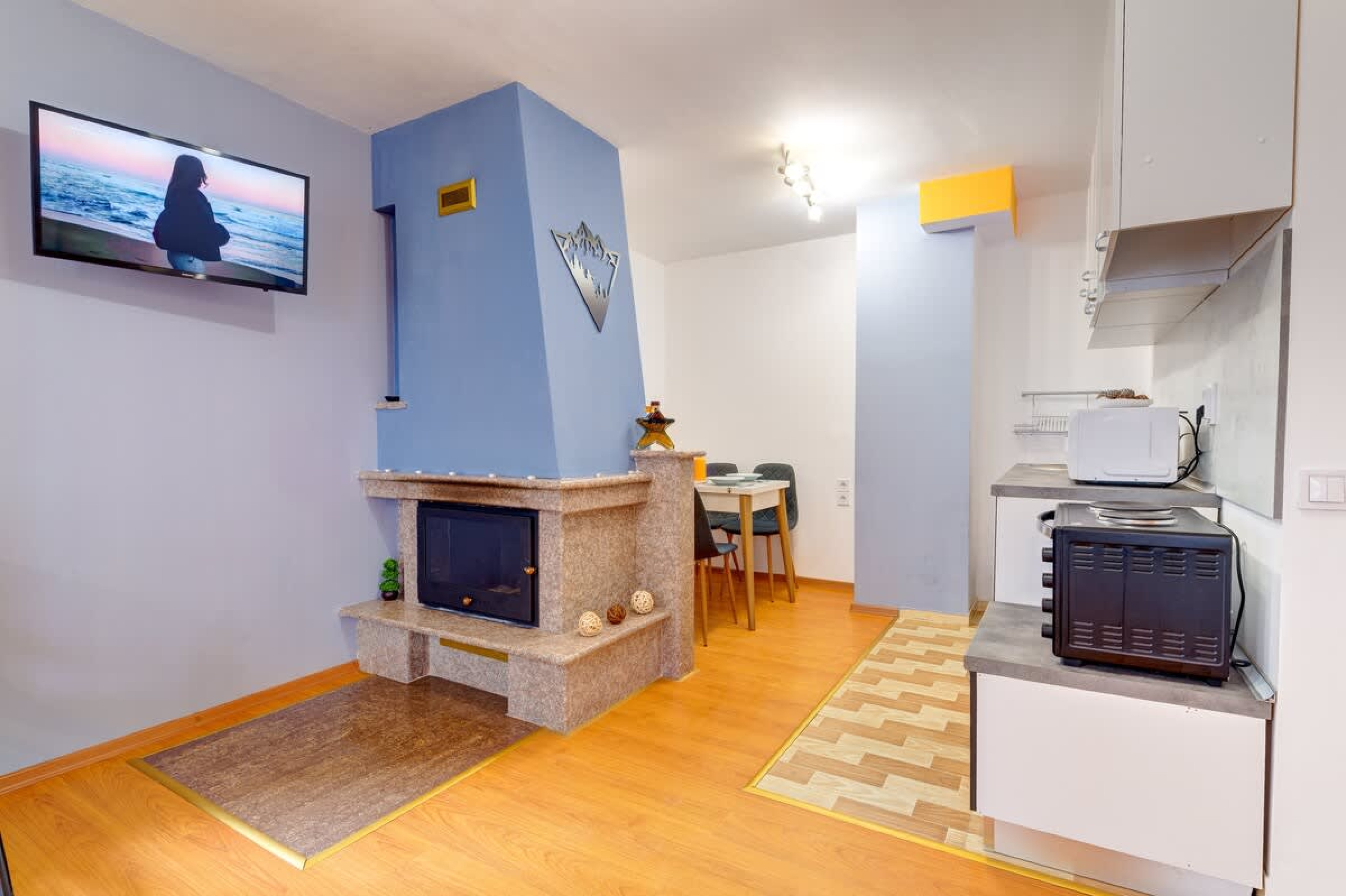 Scoutaround White Logo