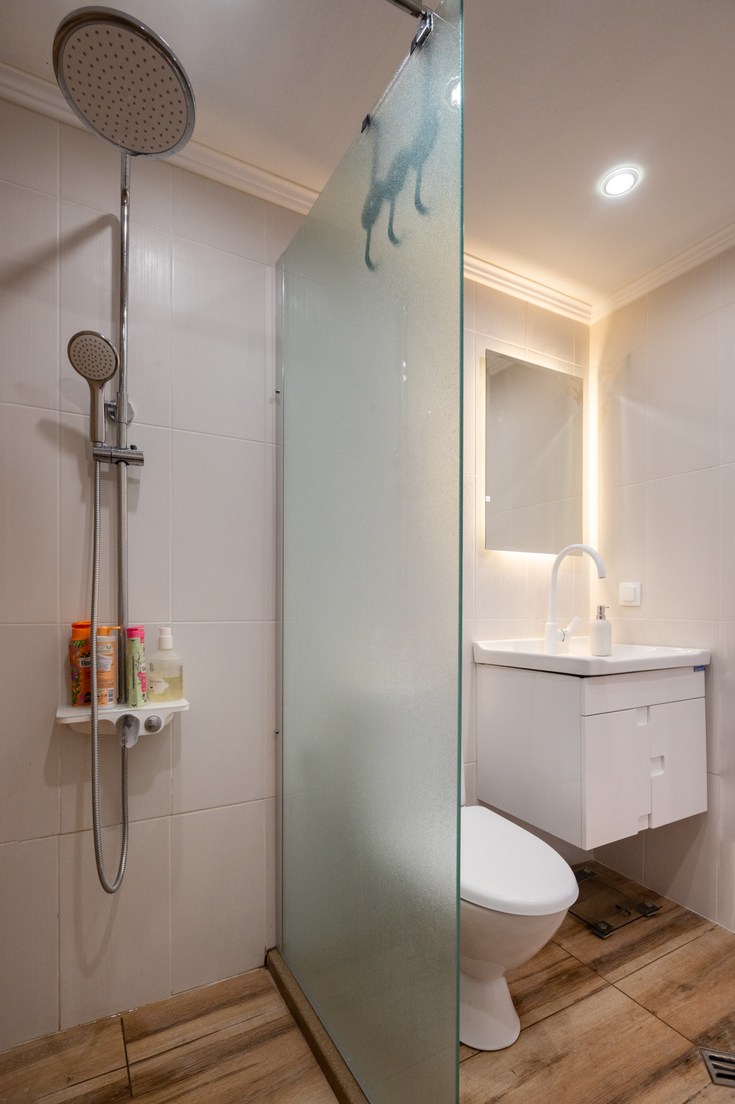 Scoutaround White Logo