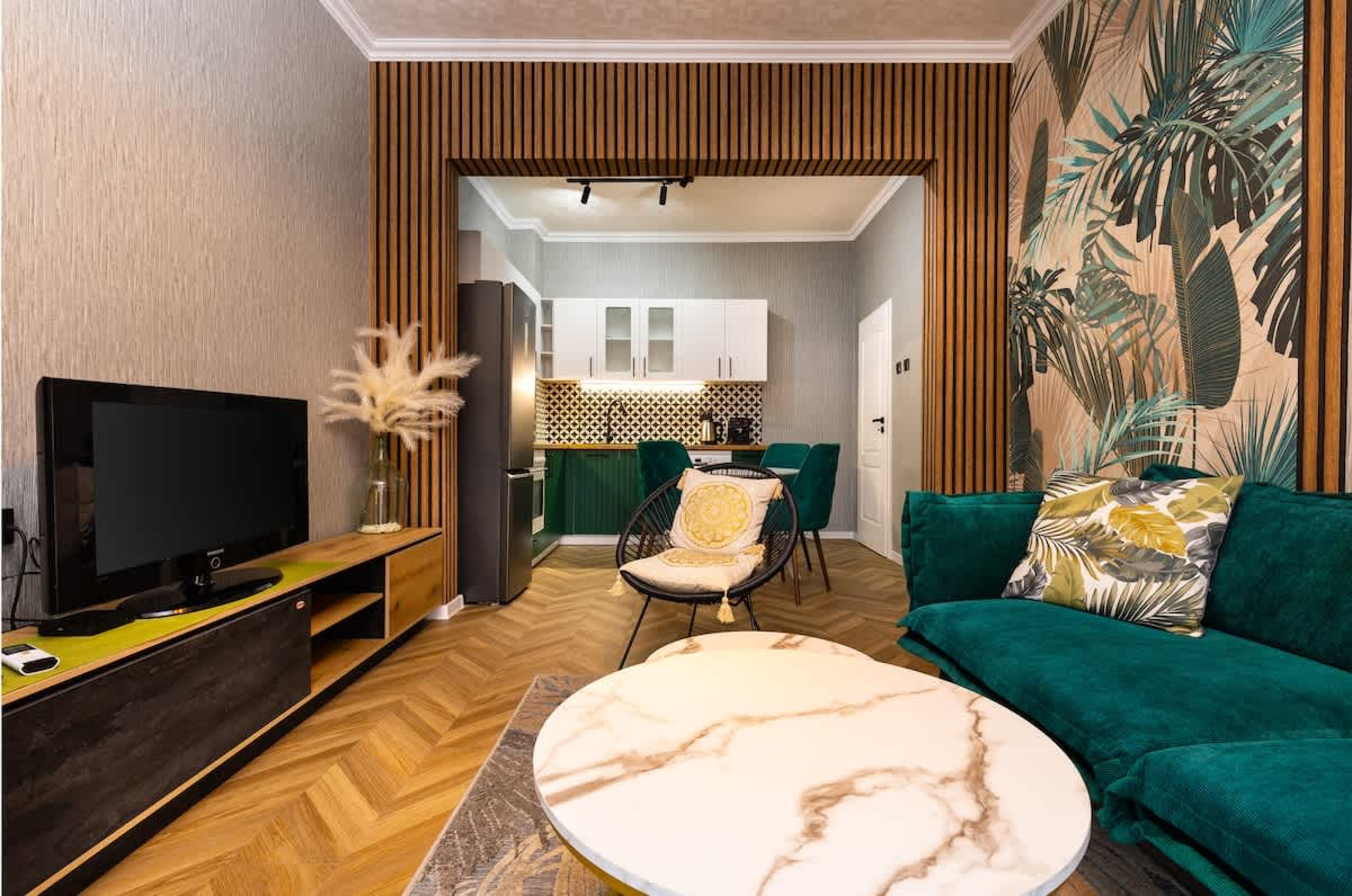 Scoutaround White Logo