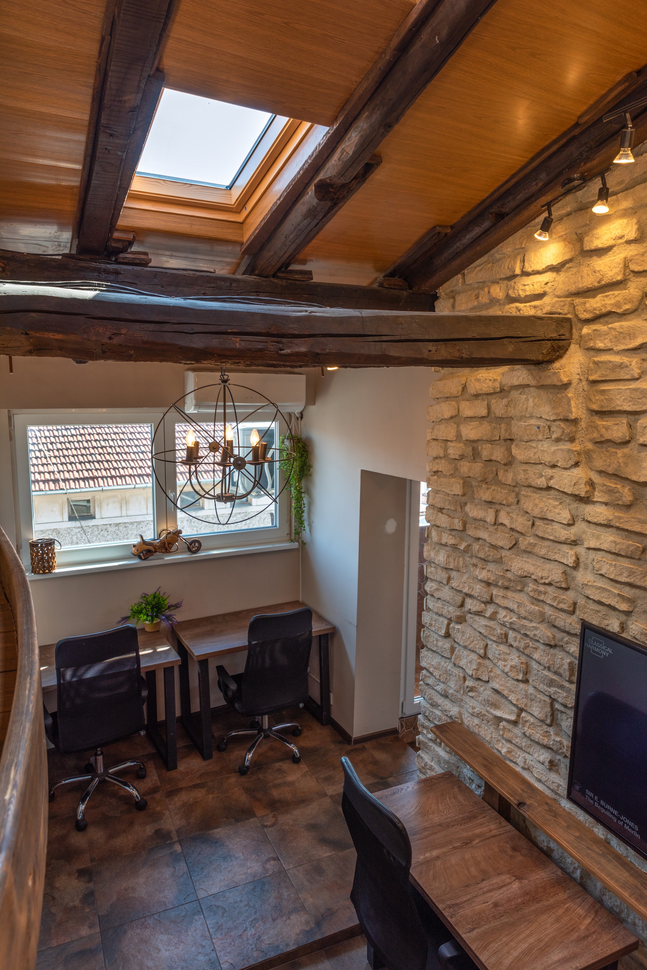 Scoutaround White Logo