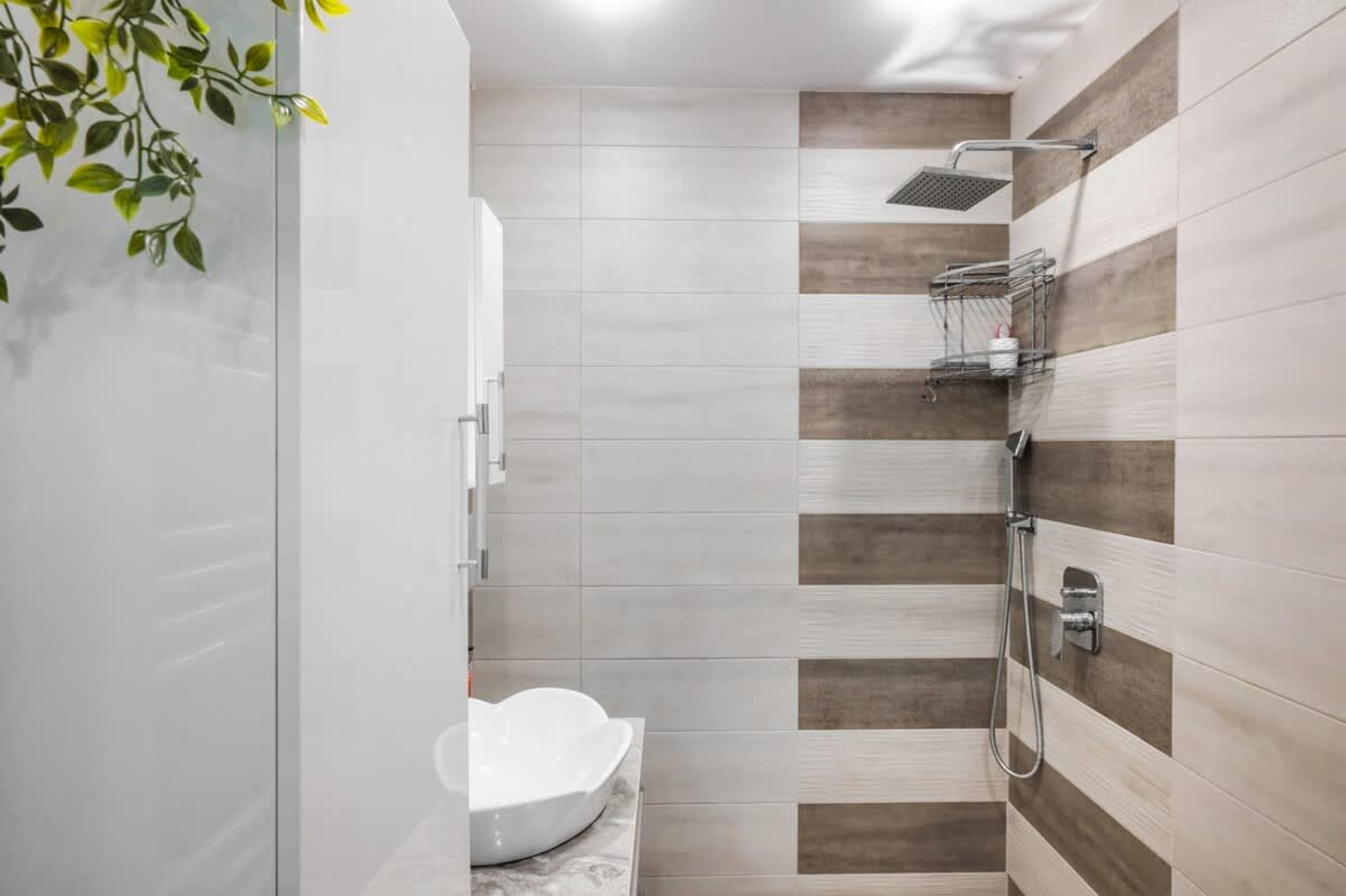 Scoutaround White Logo