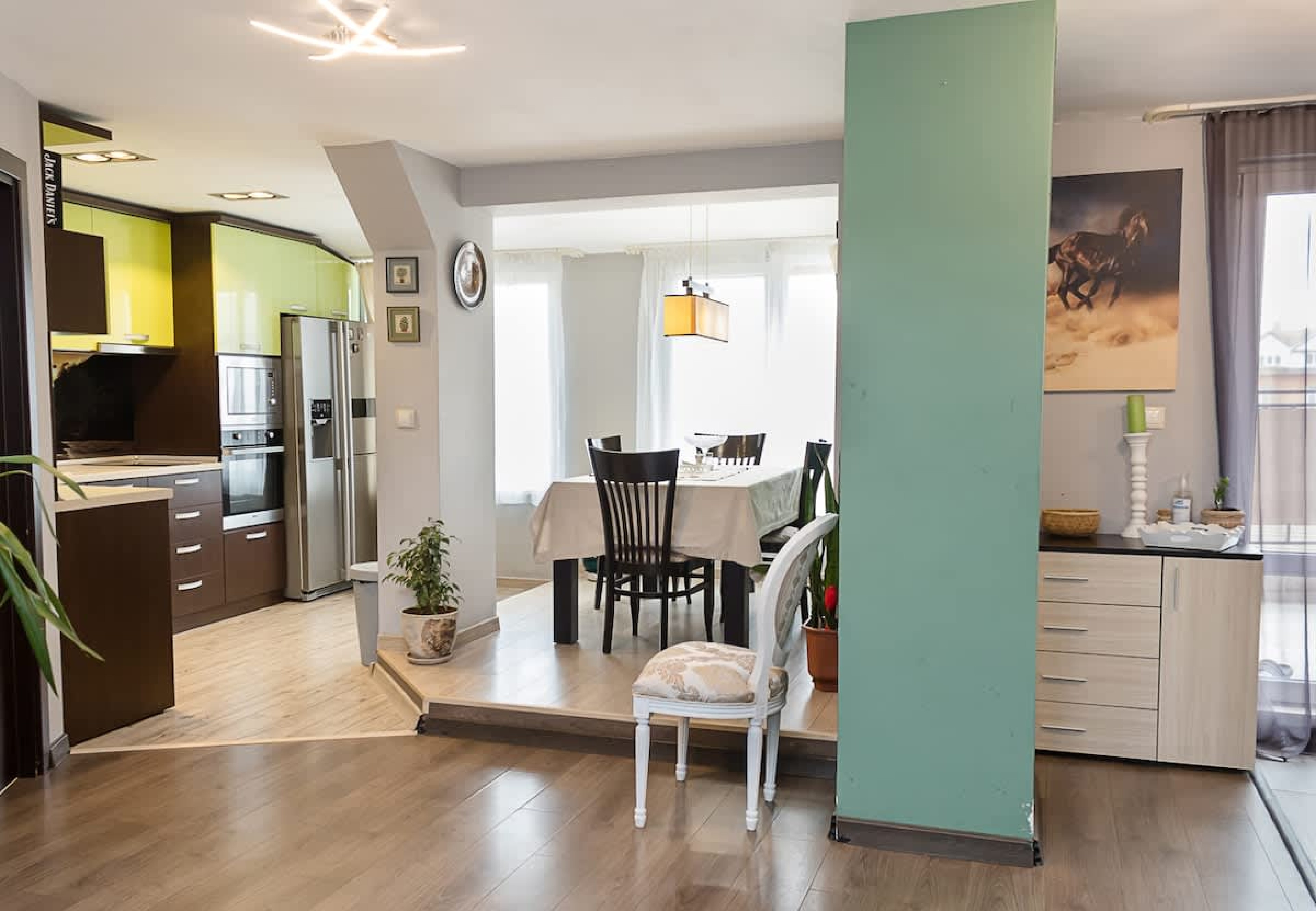 Scoutaround White Logo