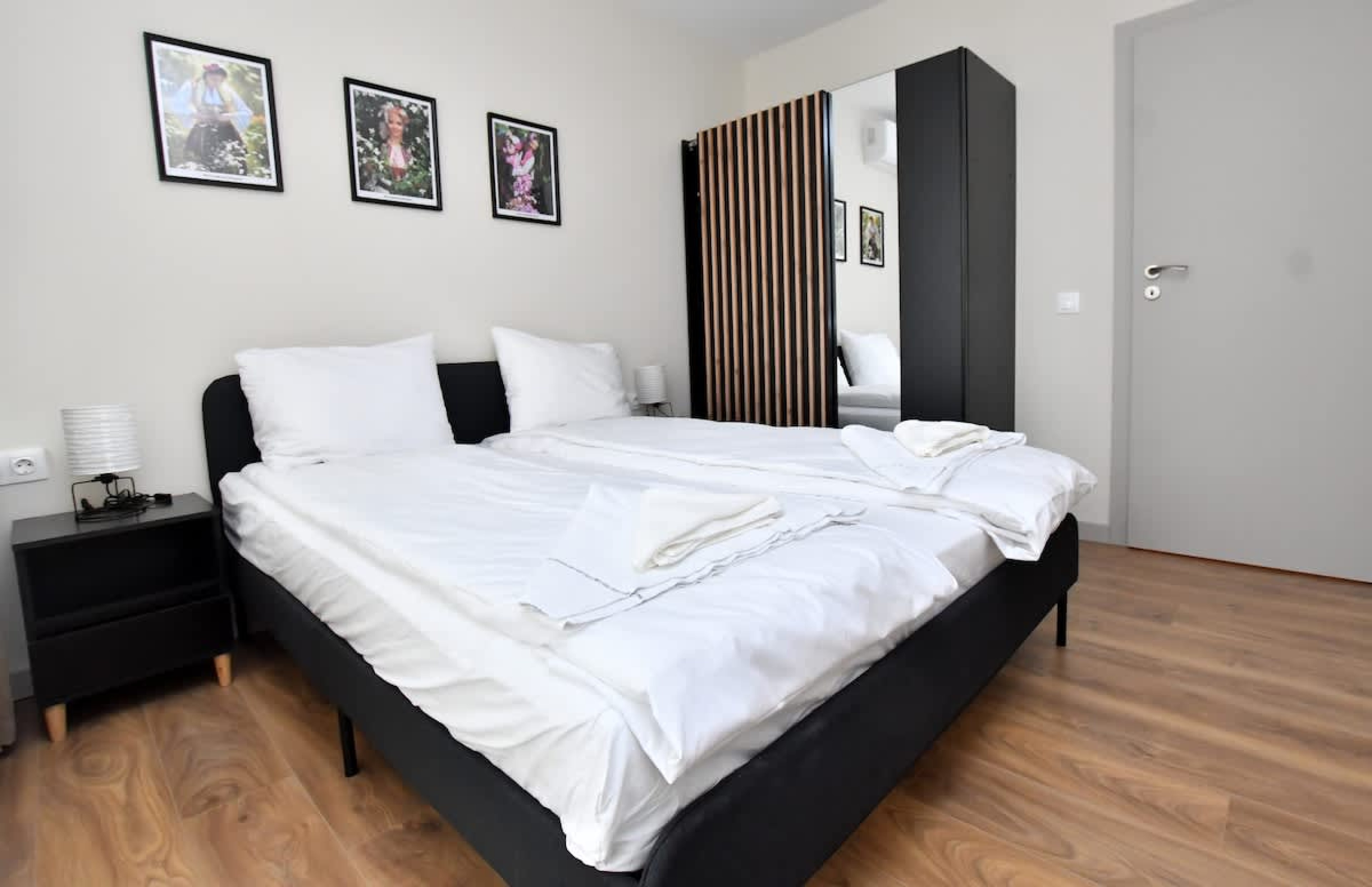 Scoutaround White Logo