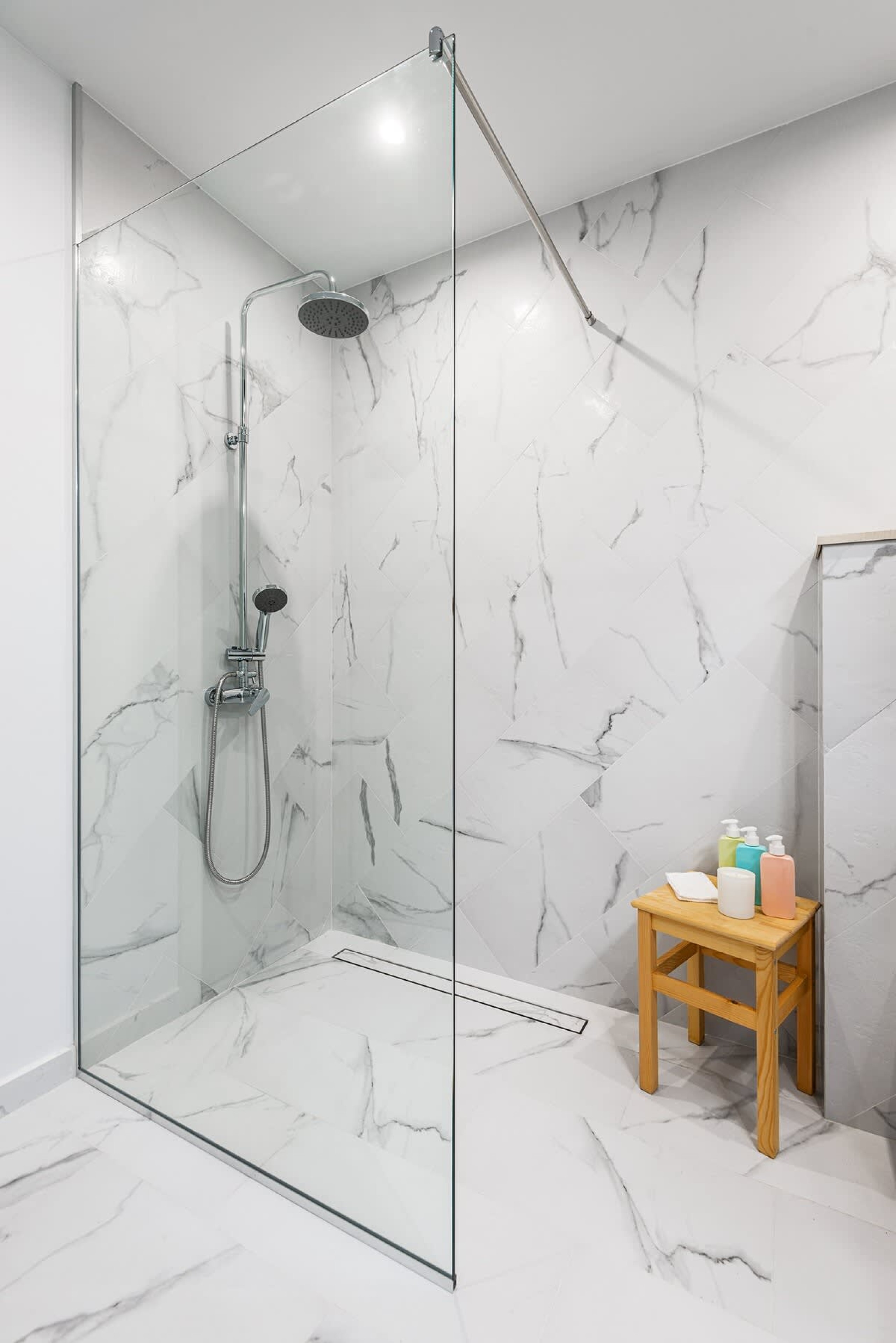 Scoutaround White Logo