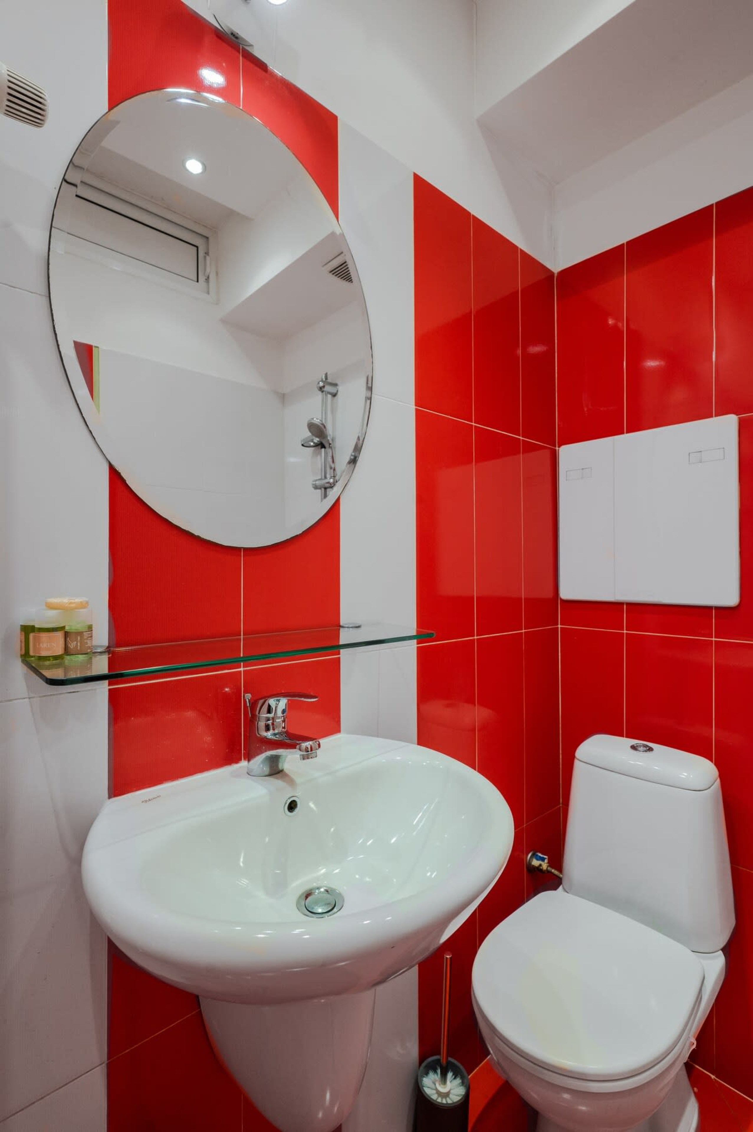 Scoutaround White Logo