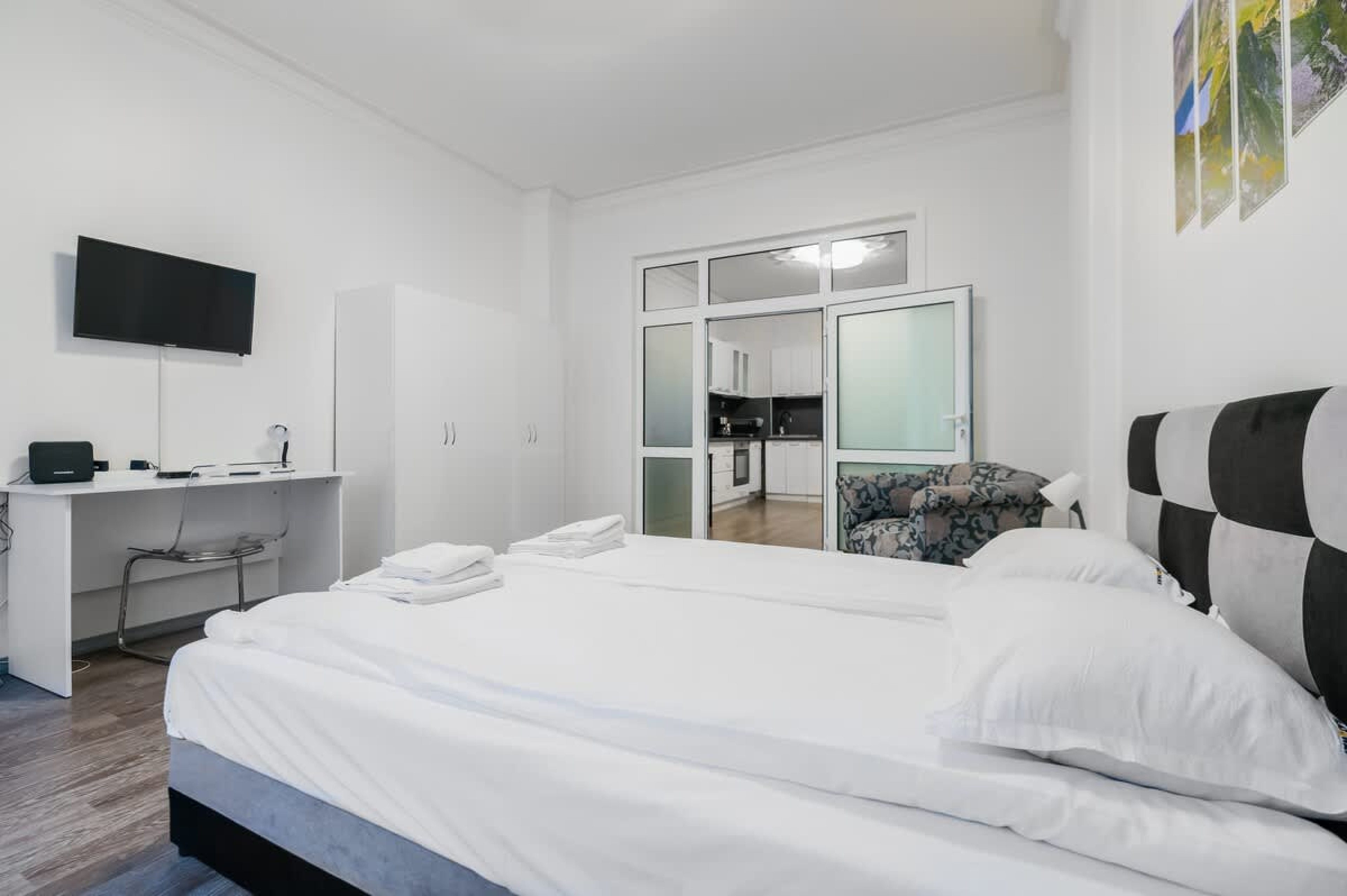 Scoutaround White Logo