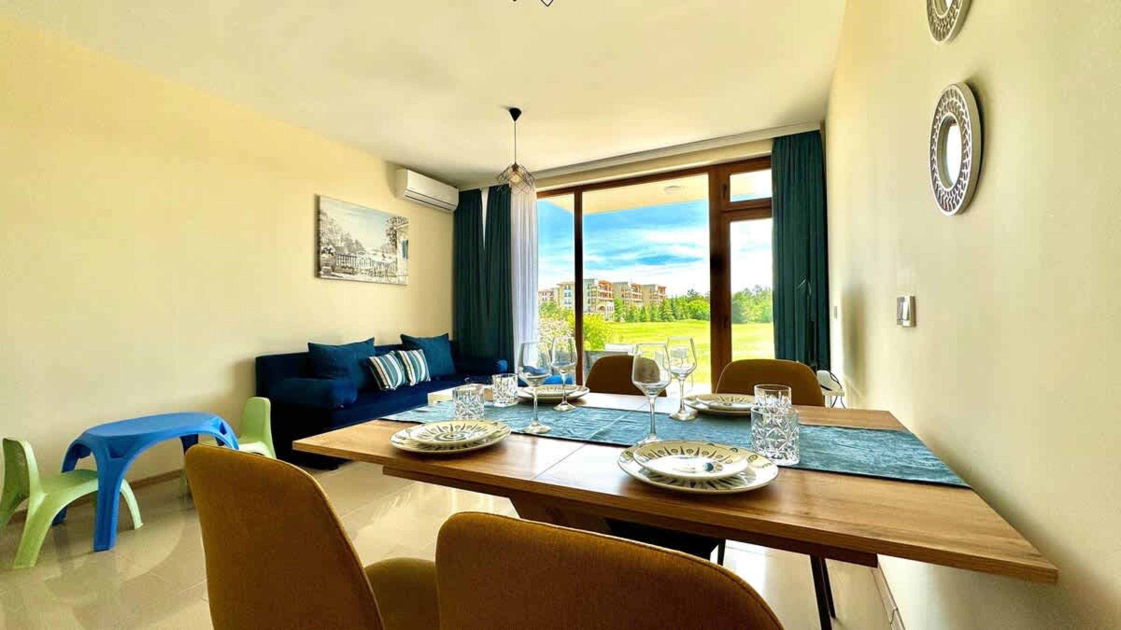 Scoutaround White Logo