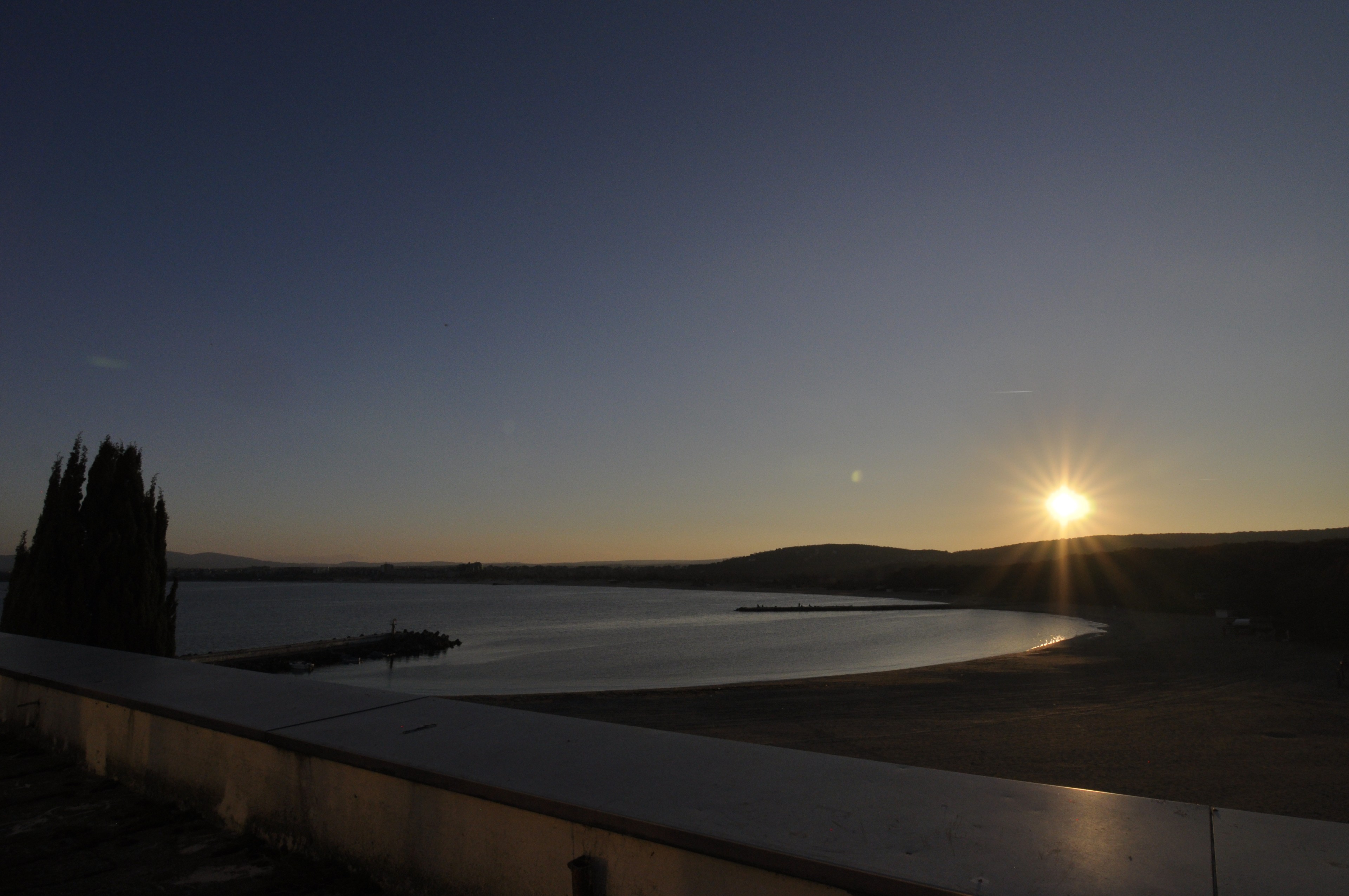 Scoutaround White Logo