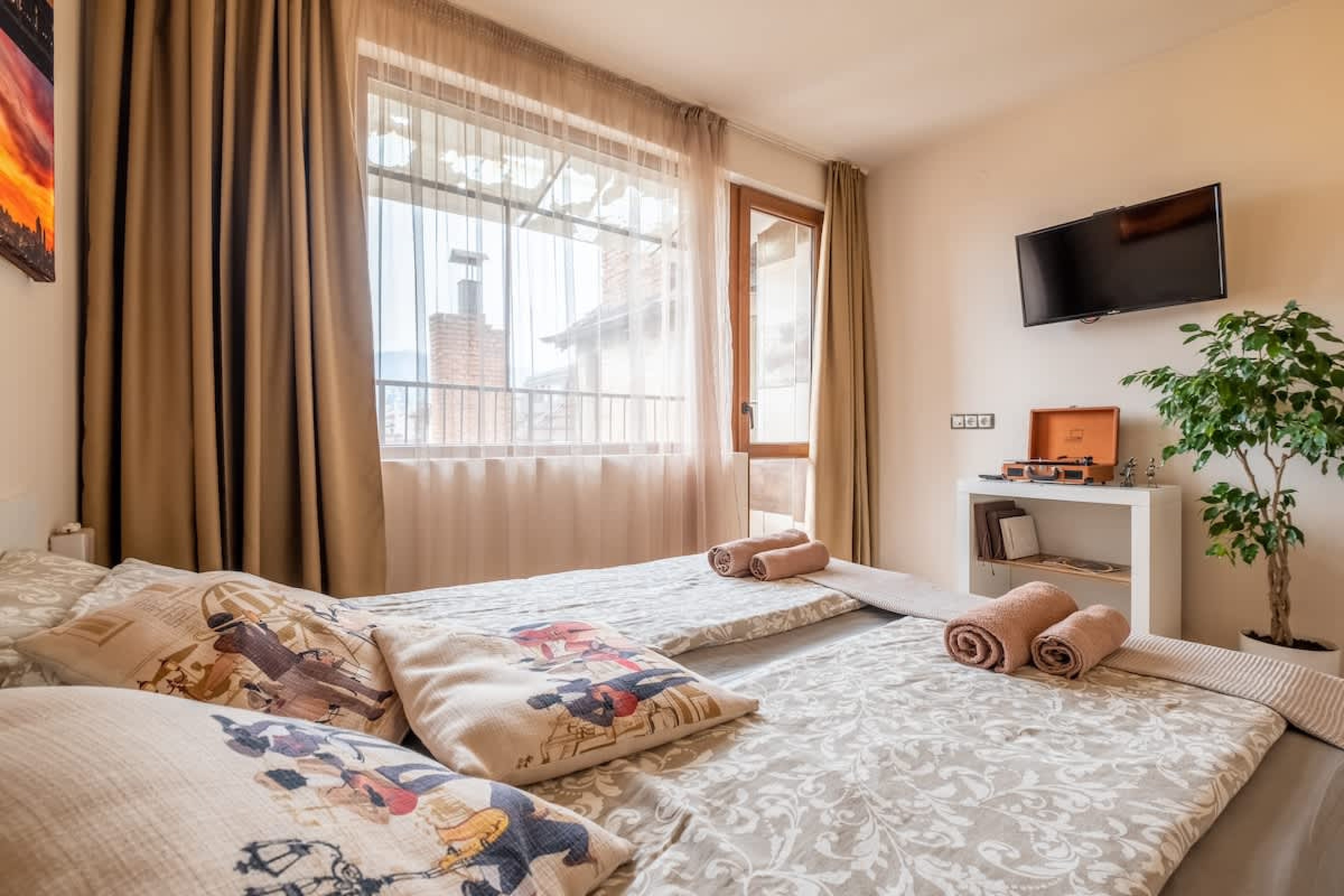 Scoutaround White Logo