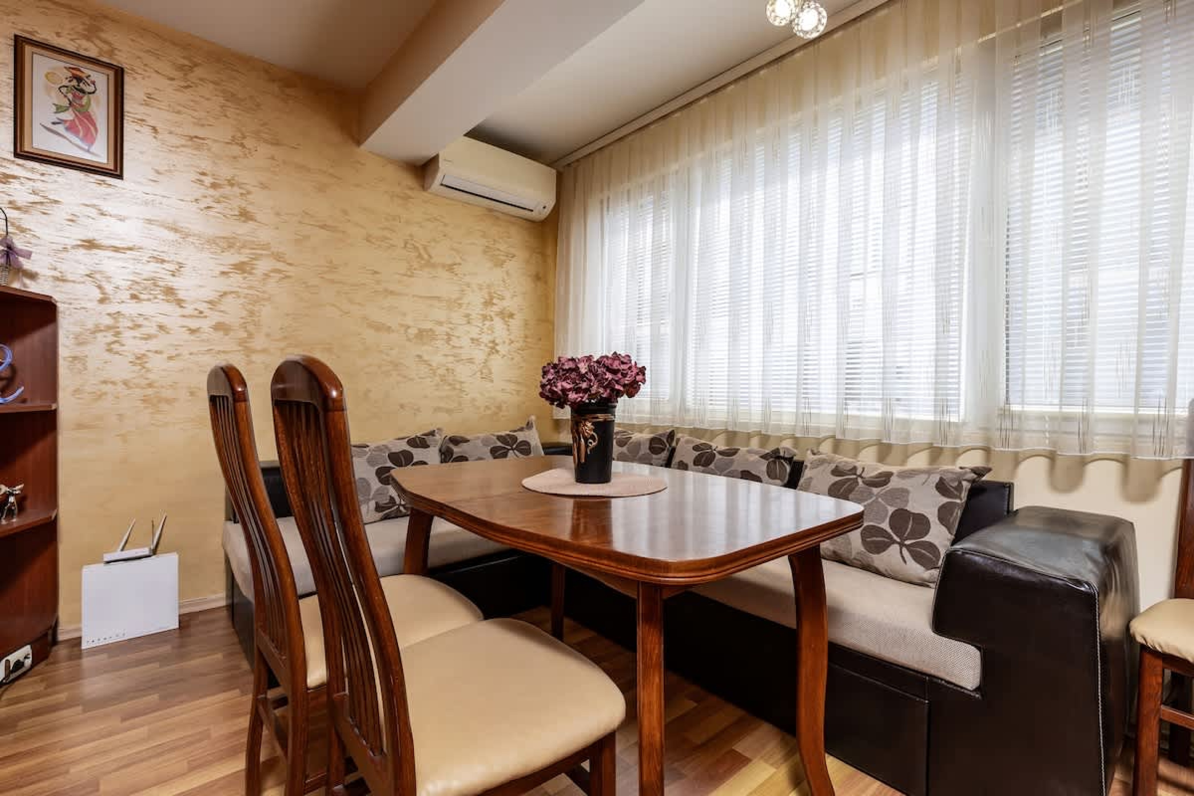 Scoutaround White Logo