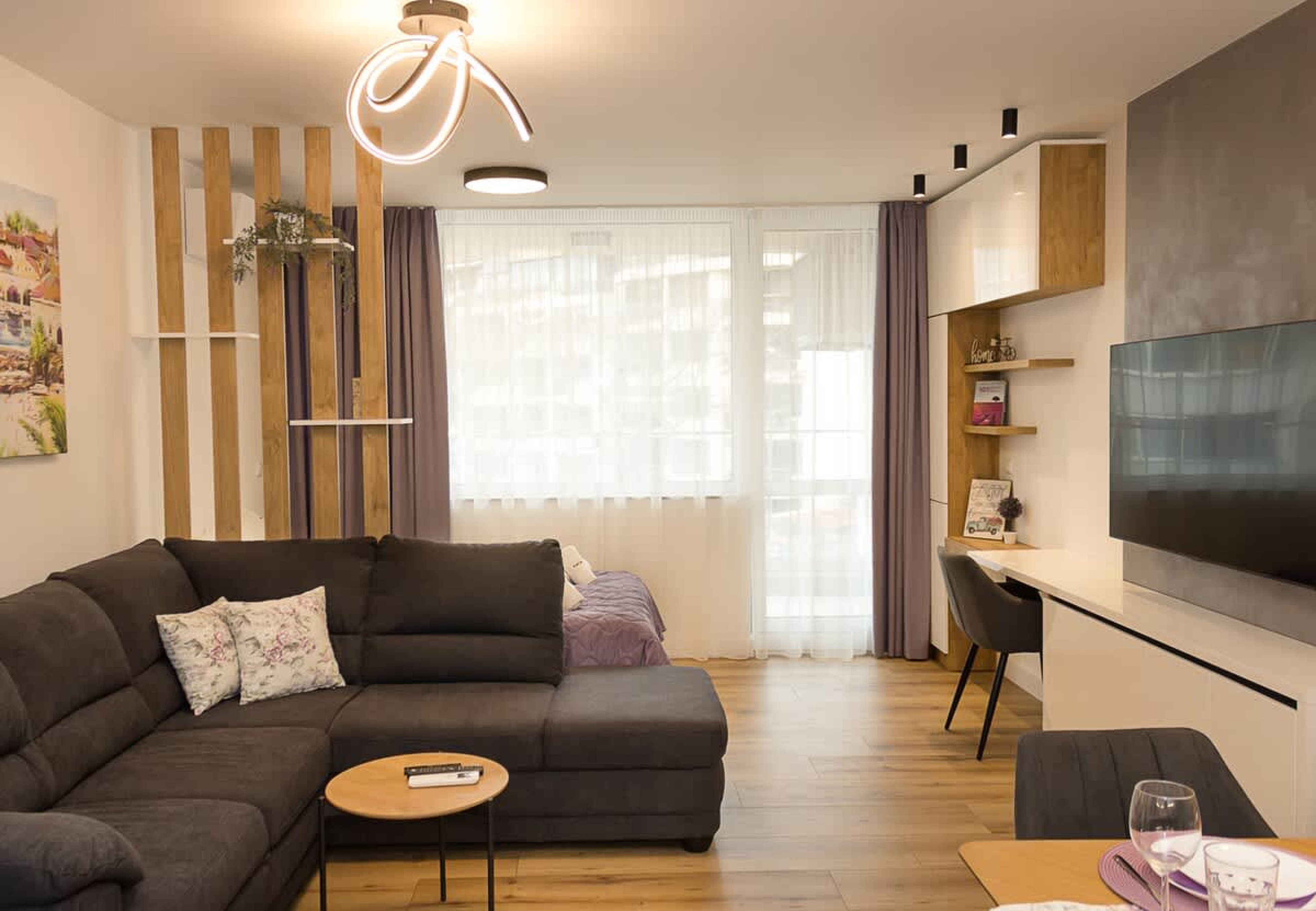 Scoutaround White Logo