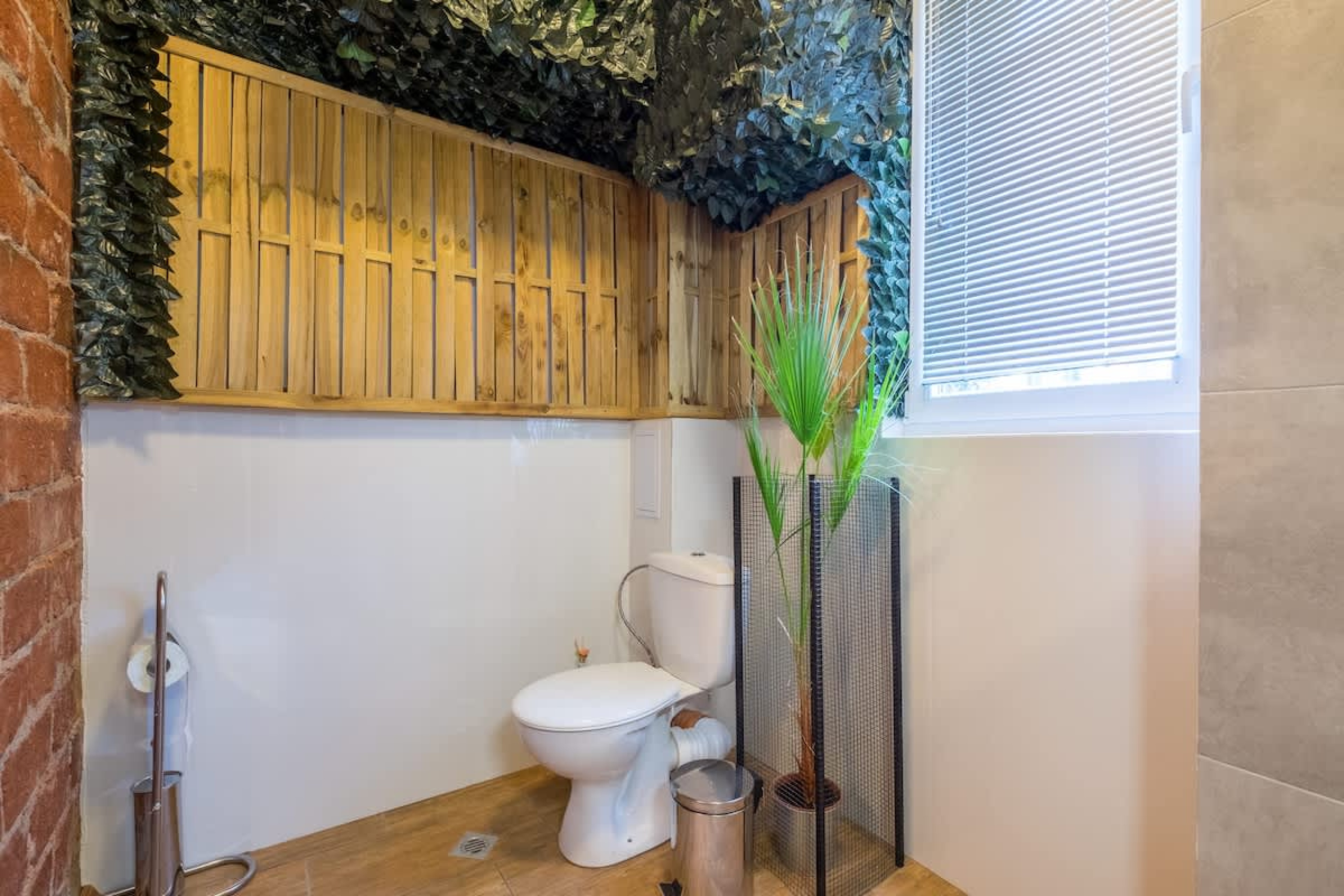 2 BDR &amp; 2 BTHR Funky Apartment / Supreme Location - Photo 14