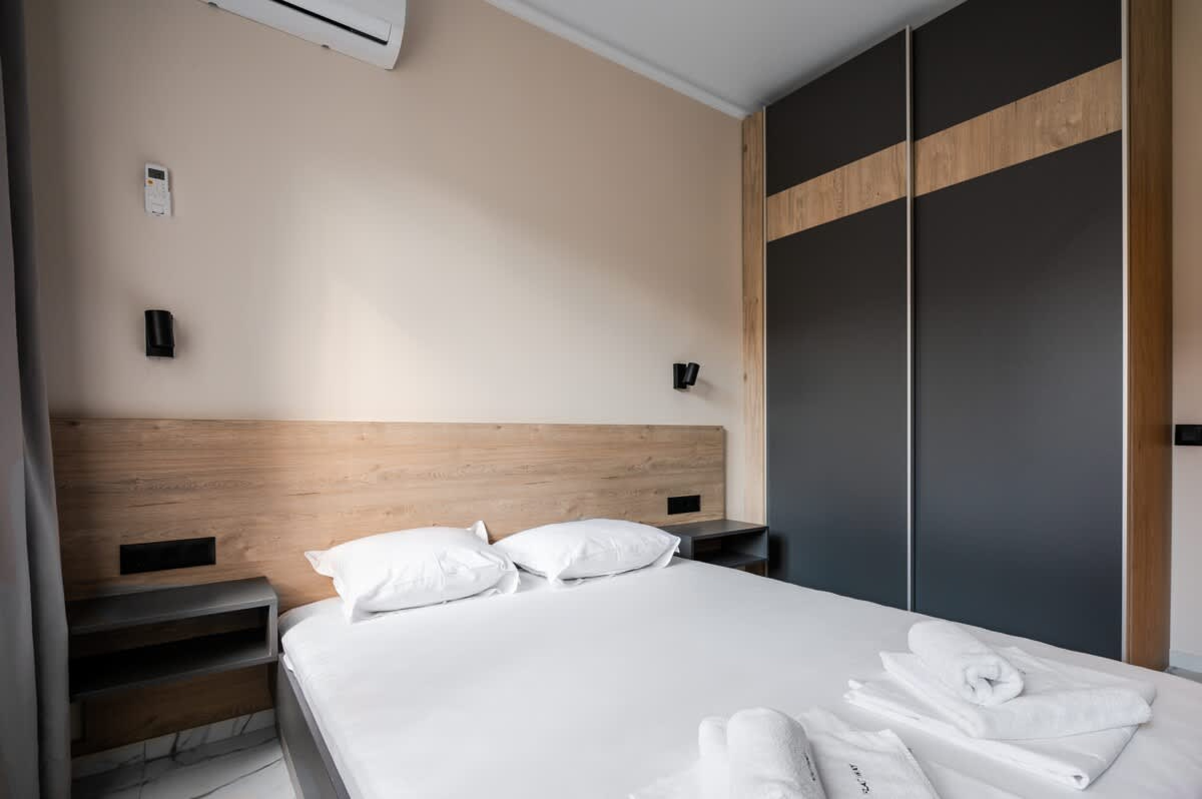 Scoutaround White Logo