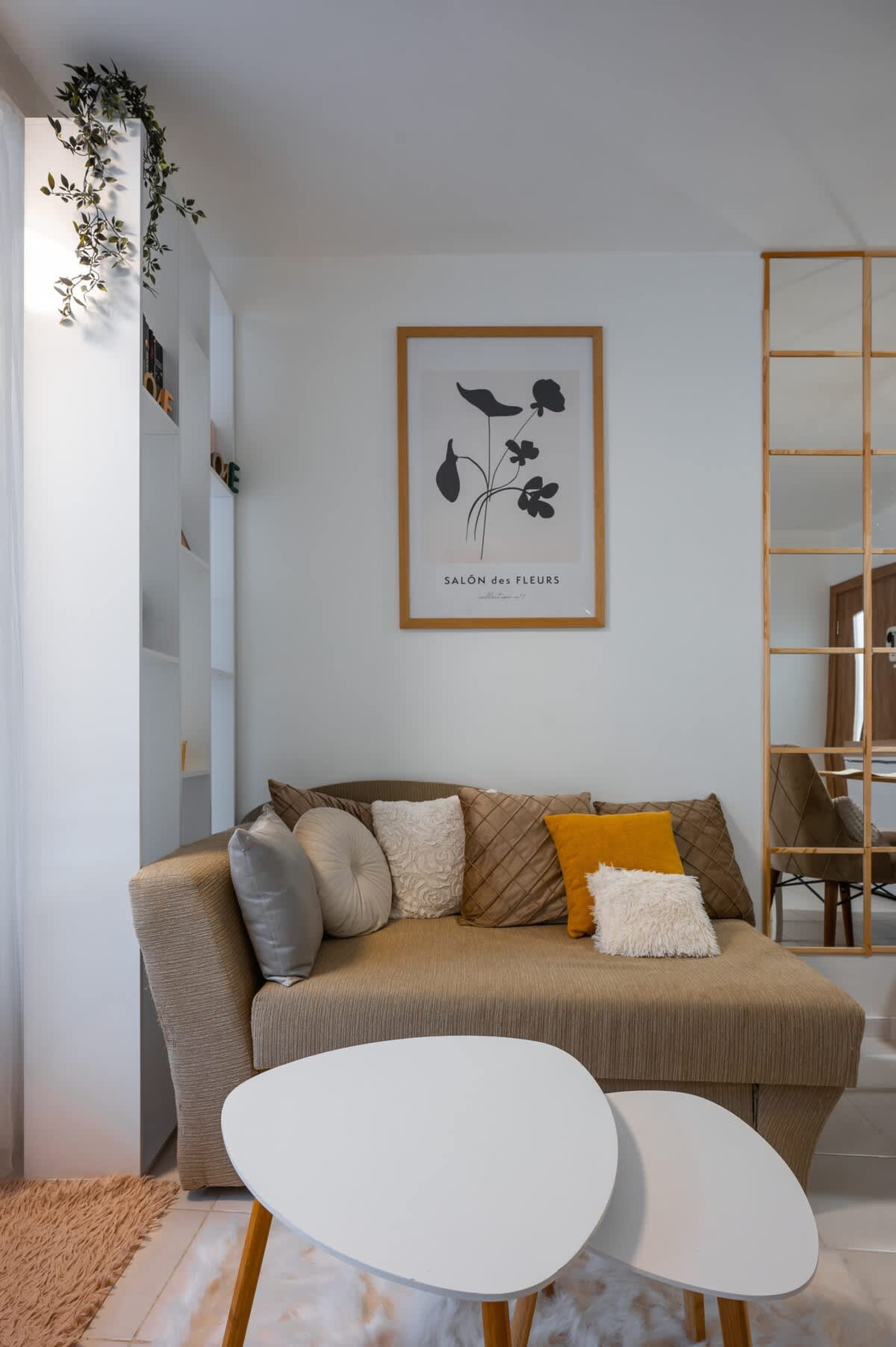 Scoutaround White Logo