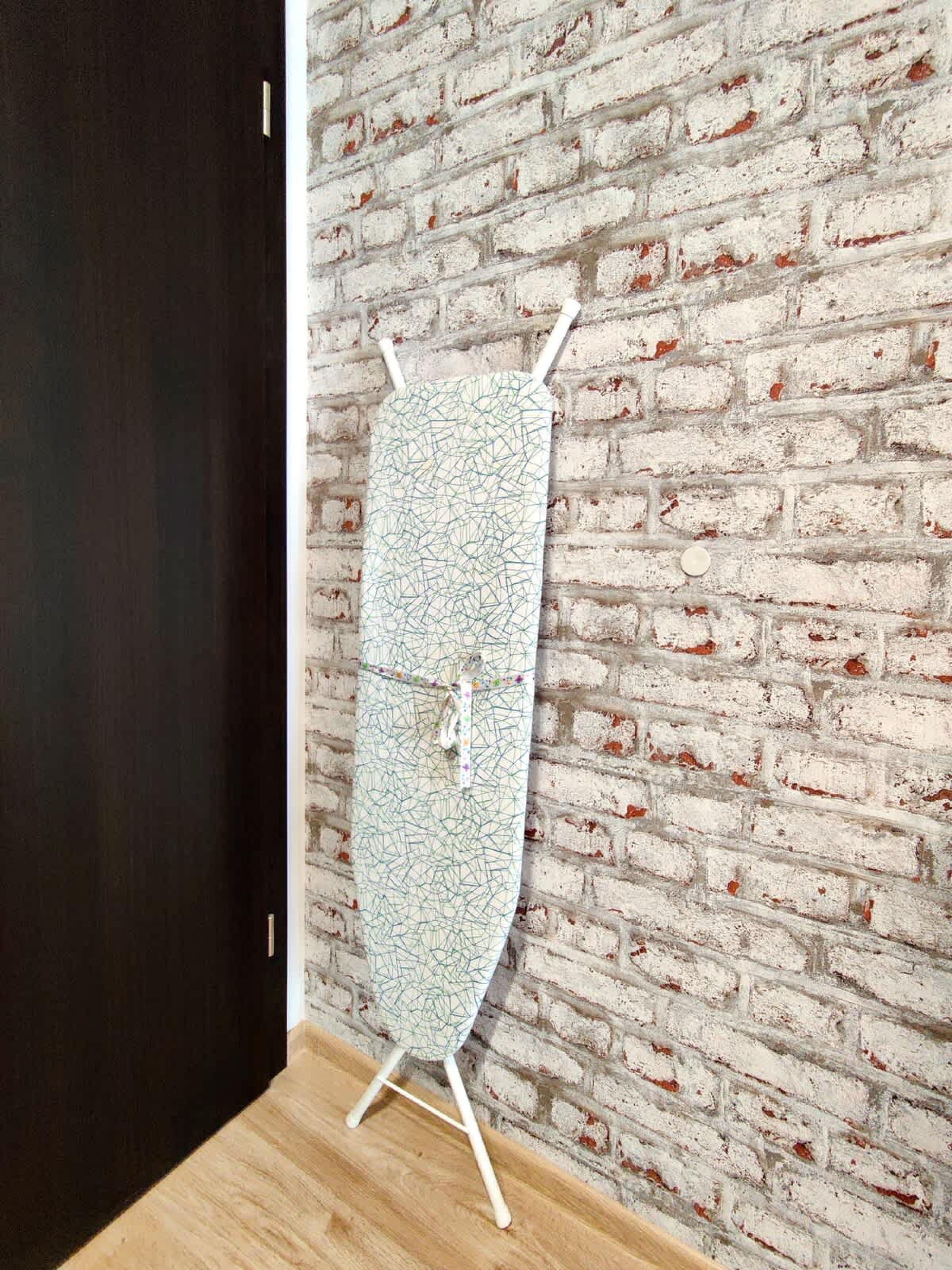 Scoutaround White Logo