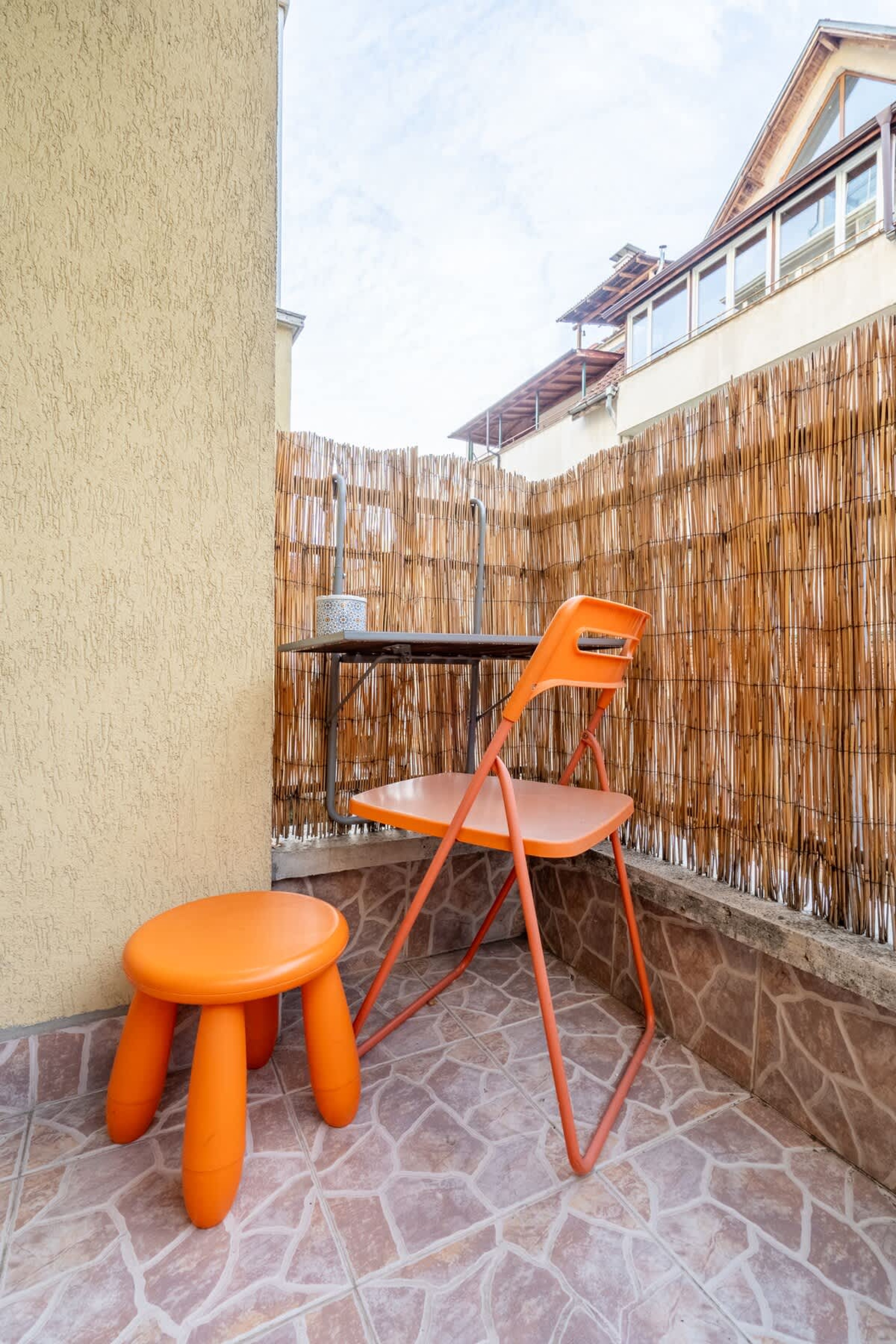 Scoutaround White Logo