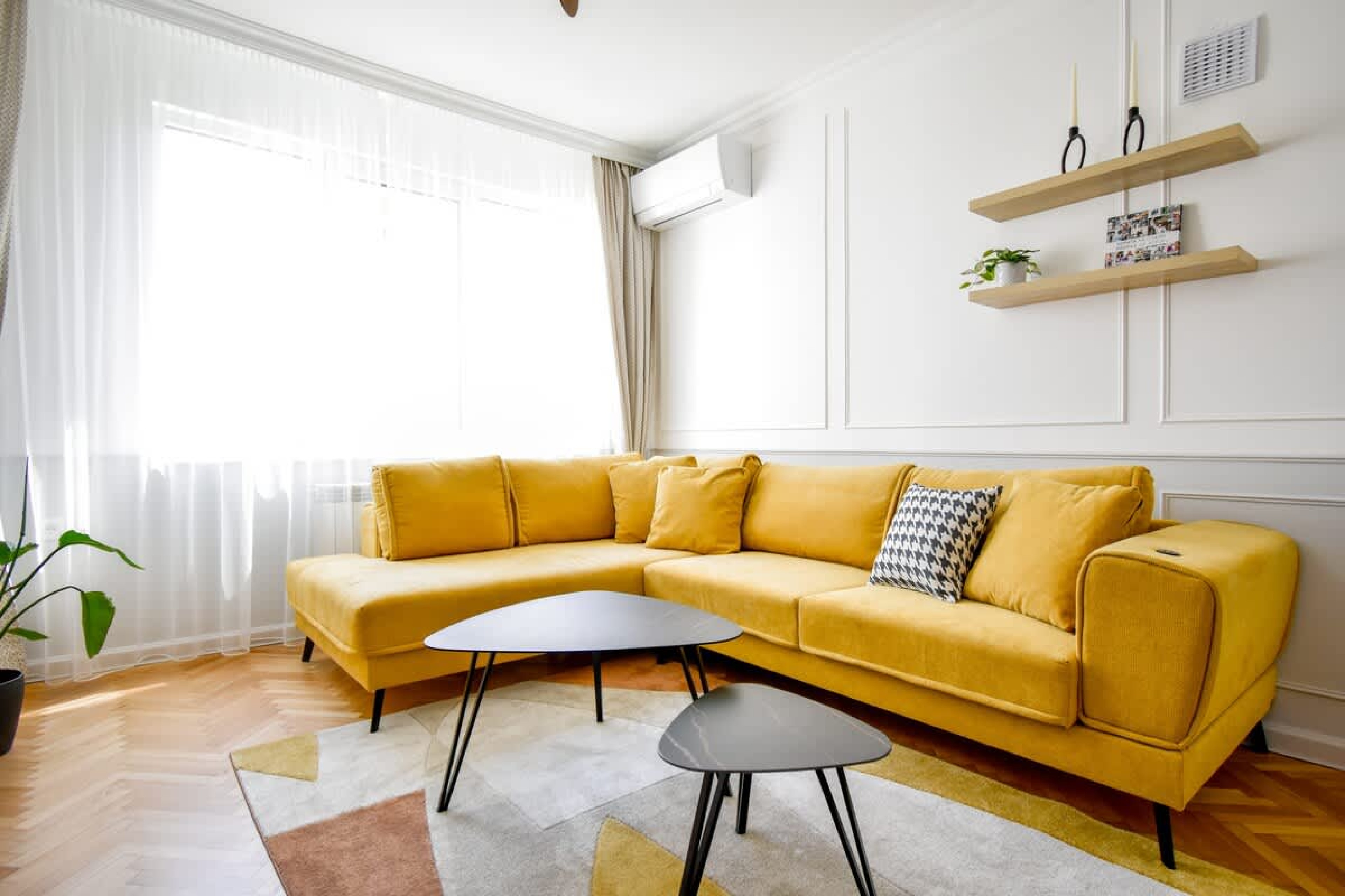 Stylish 2BD with Balcony &amp; Desk near Vitosha Blvd - Photo 5