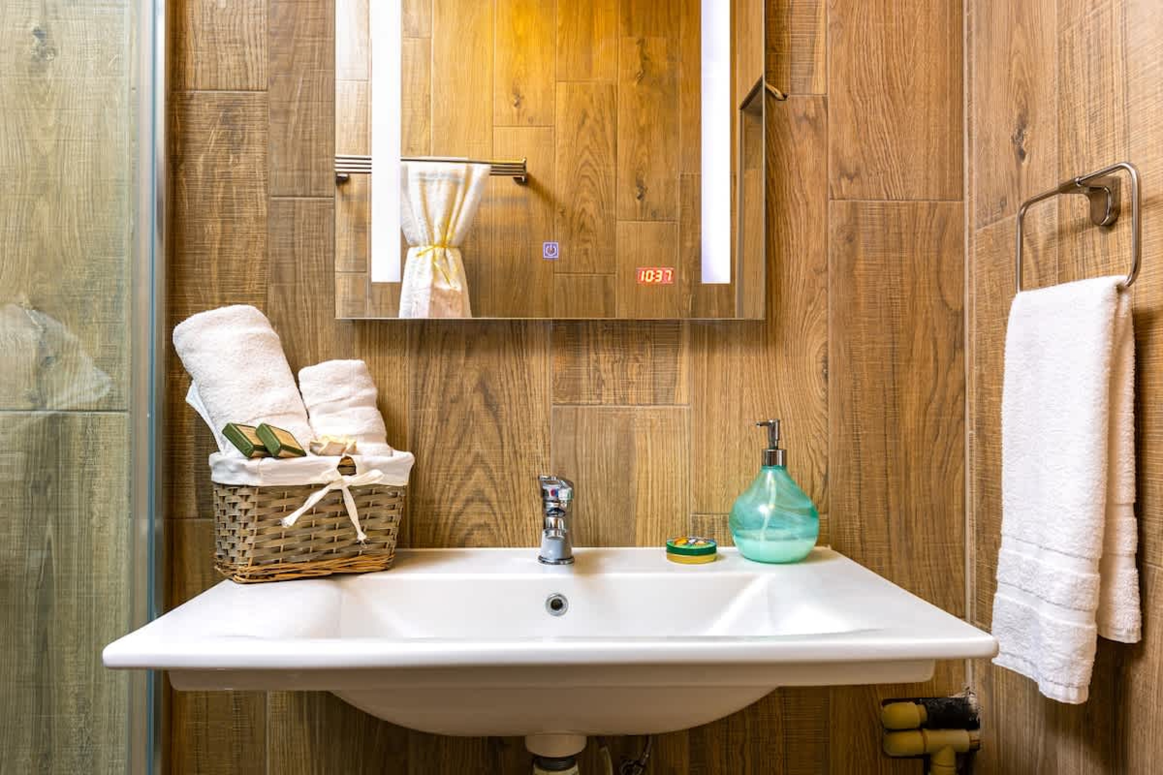 Scoutaround White Logo