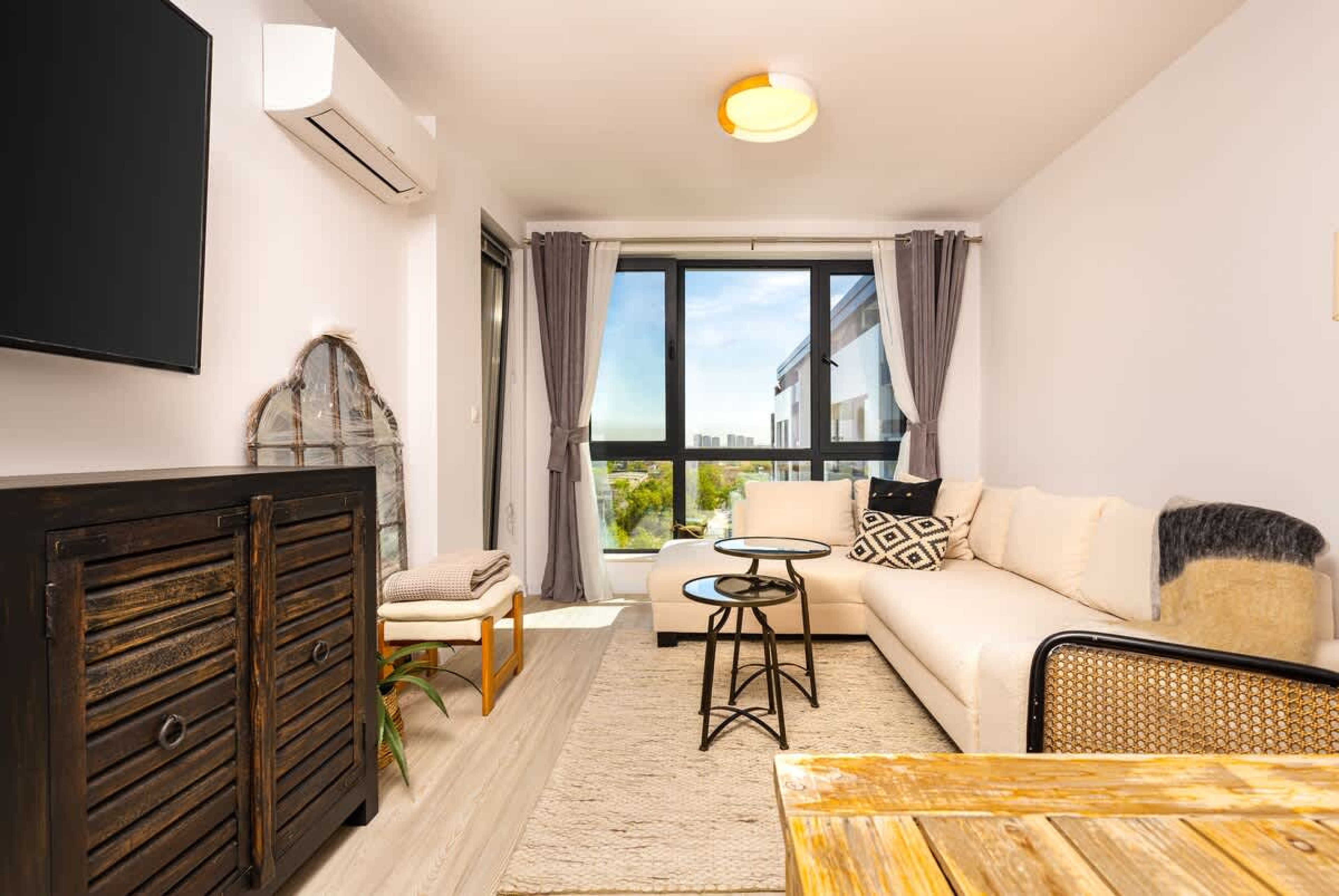 Scoutaround White Logo