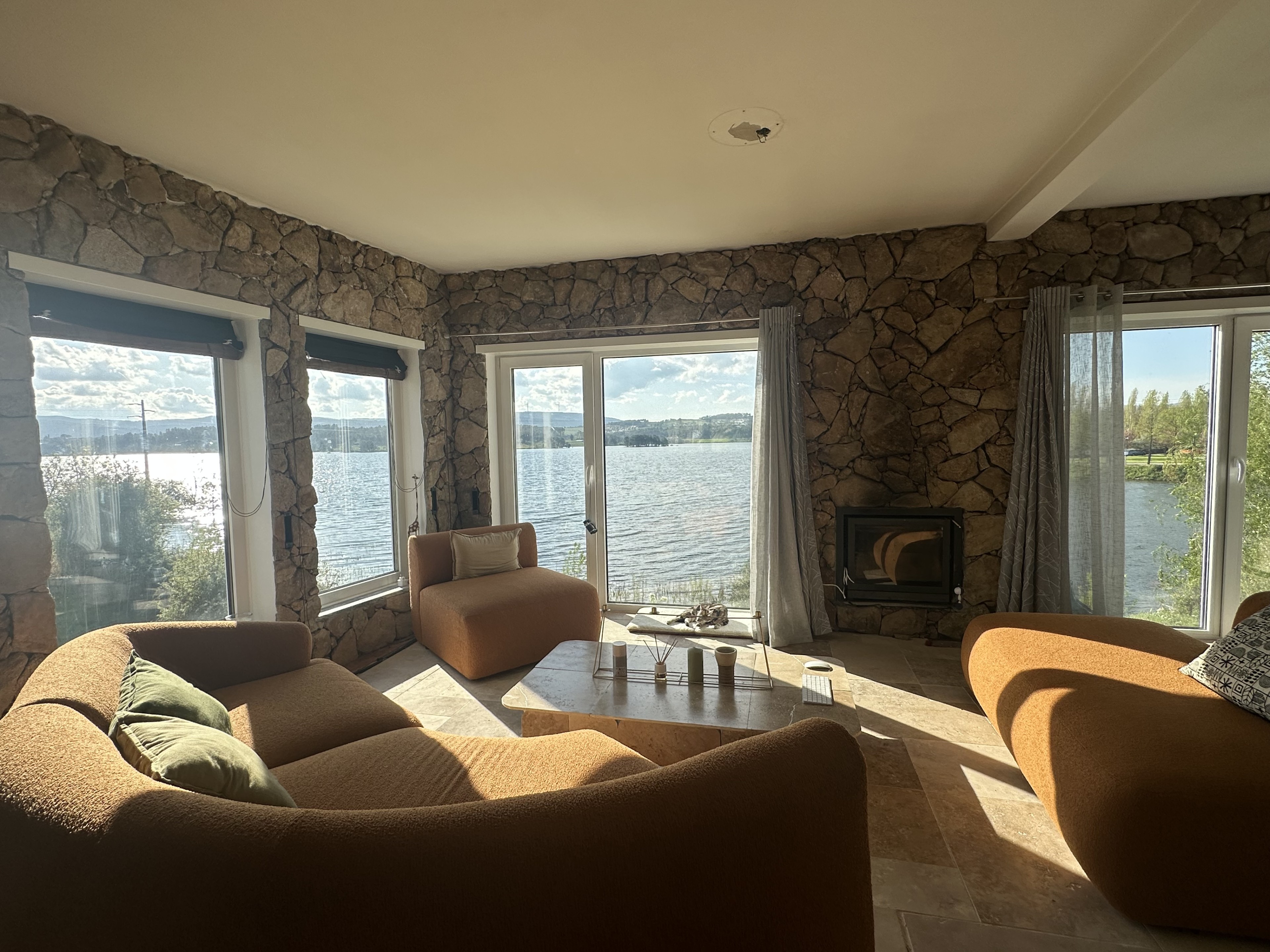 Scoutaround White Logo