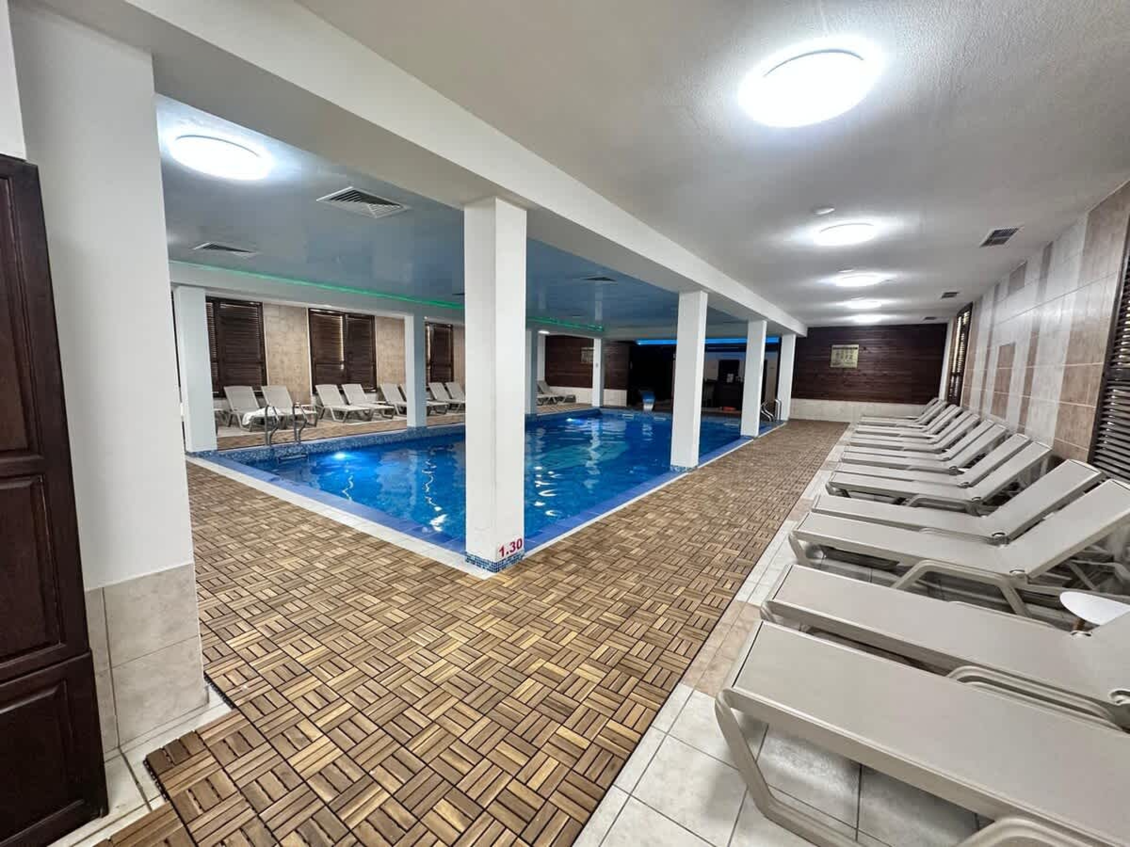 Scoutaround White Logo