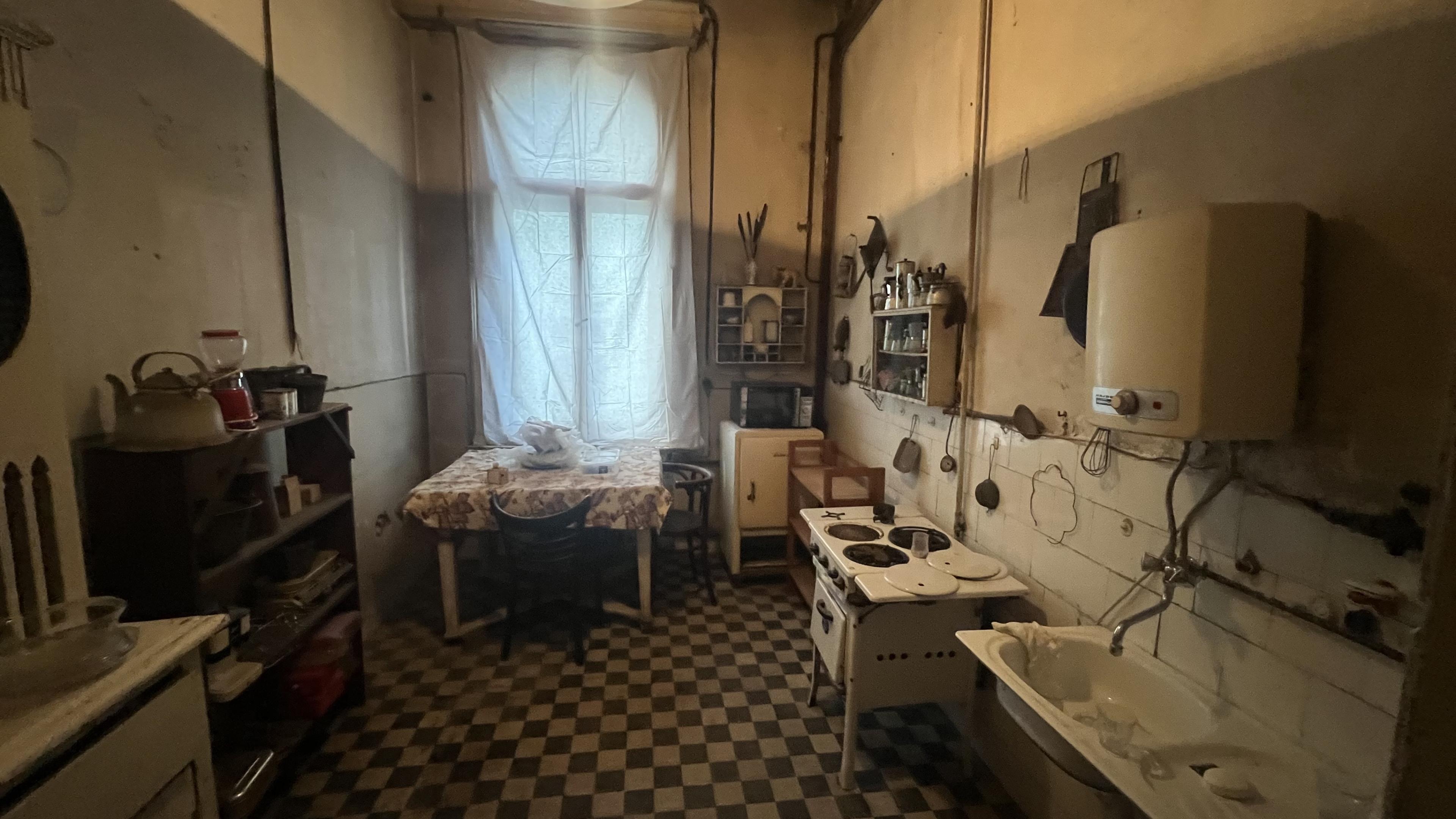 Kitchen / kitchenette
