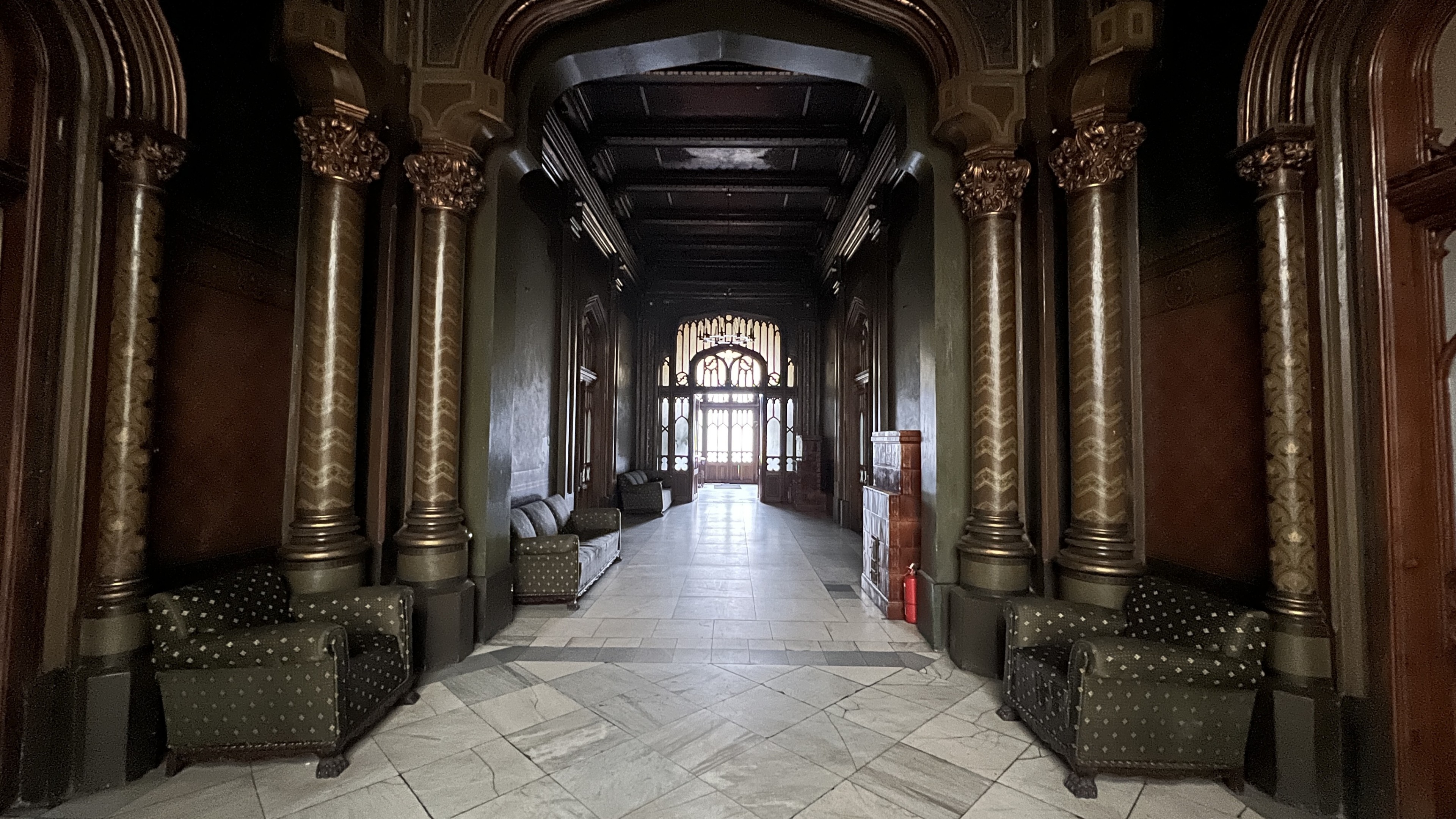 Scoutaround White Logo