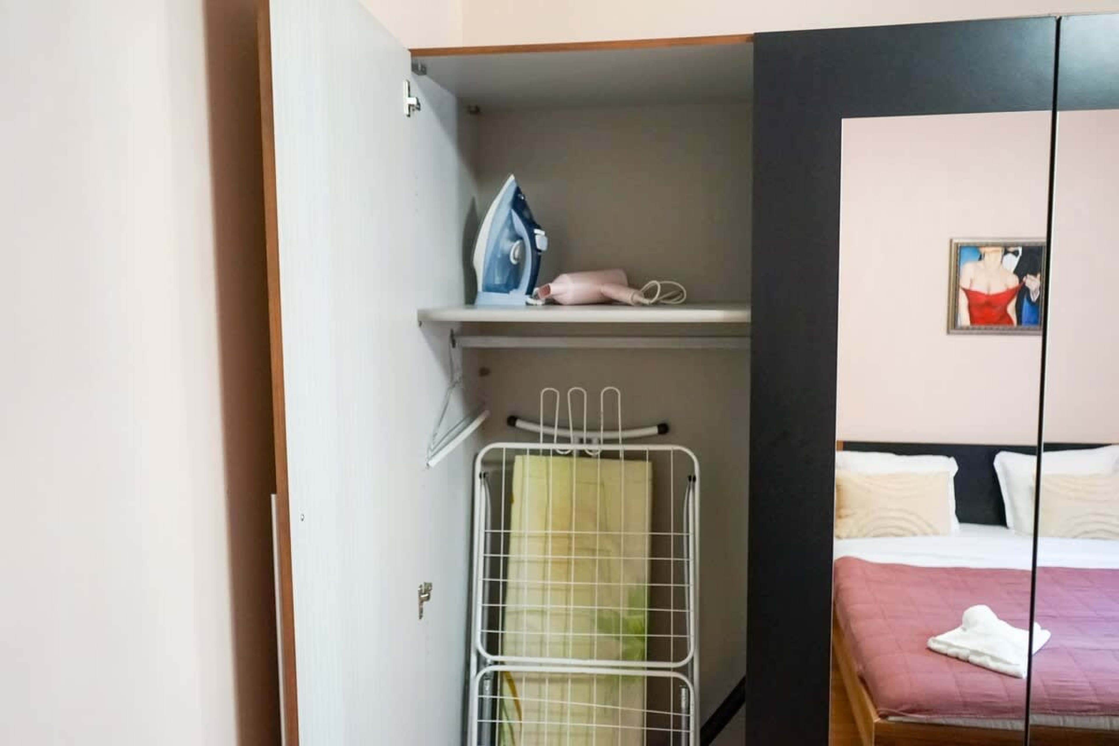 Scoutaround White Logo