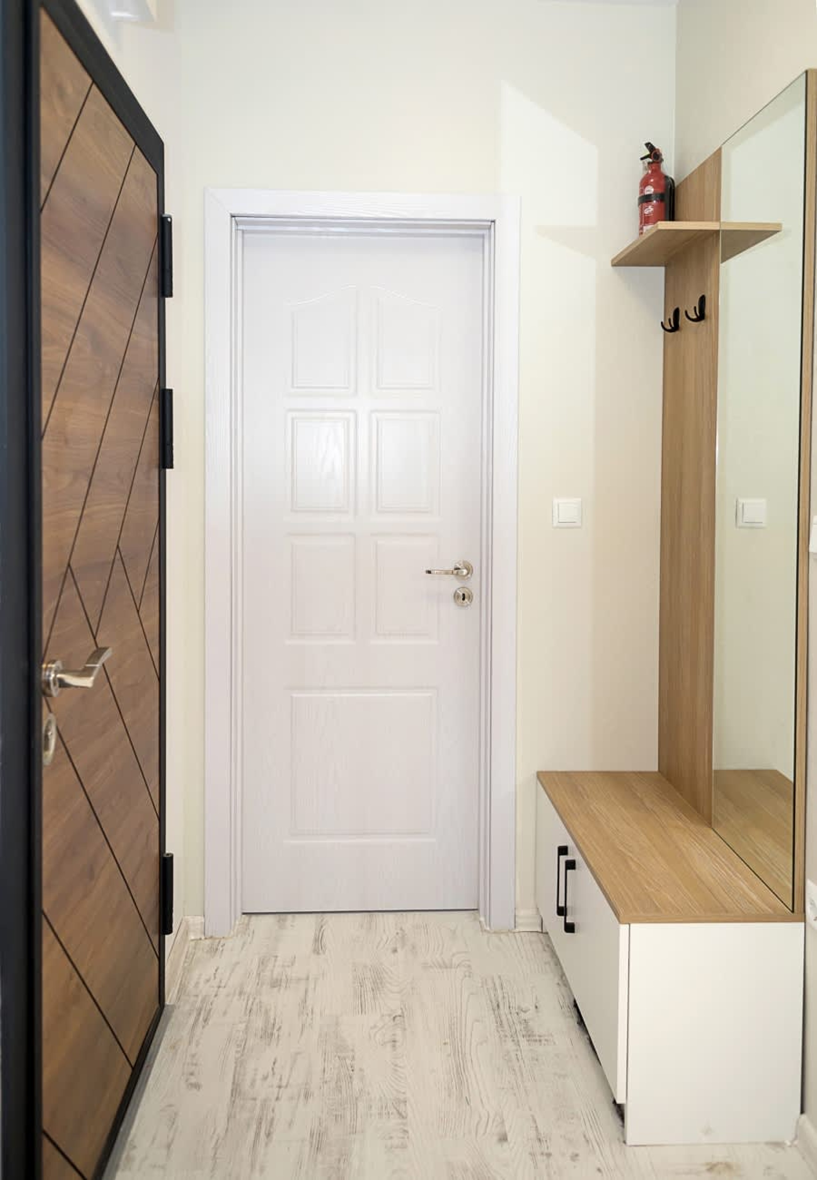 Scoutaround White Logo