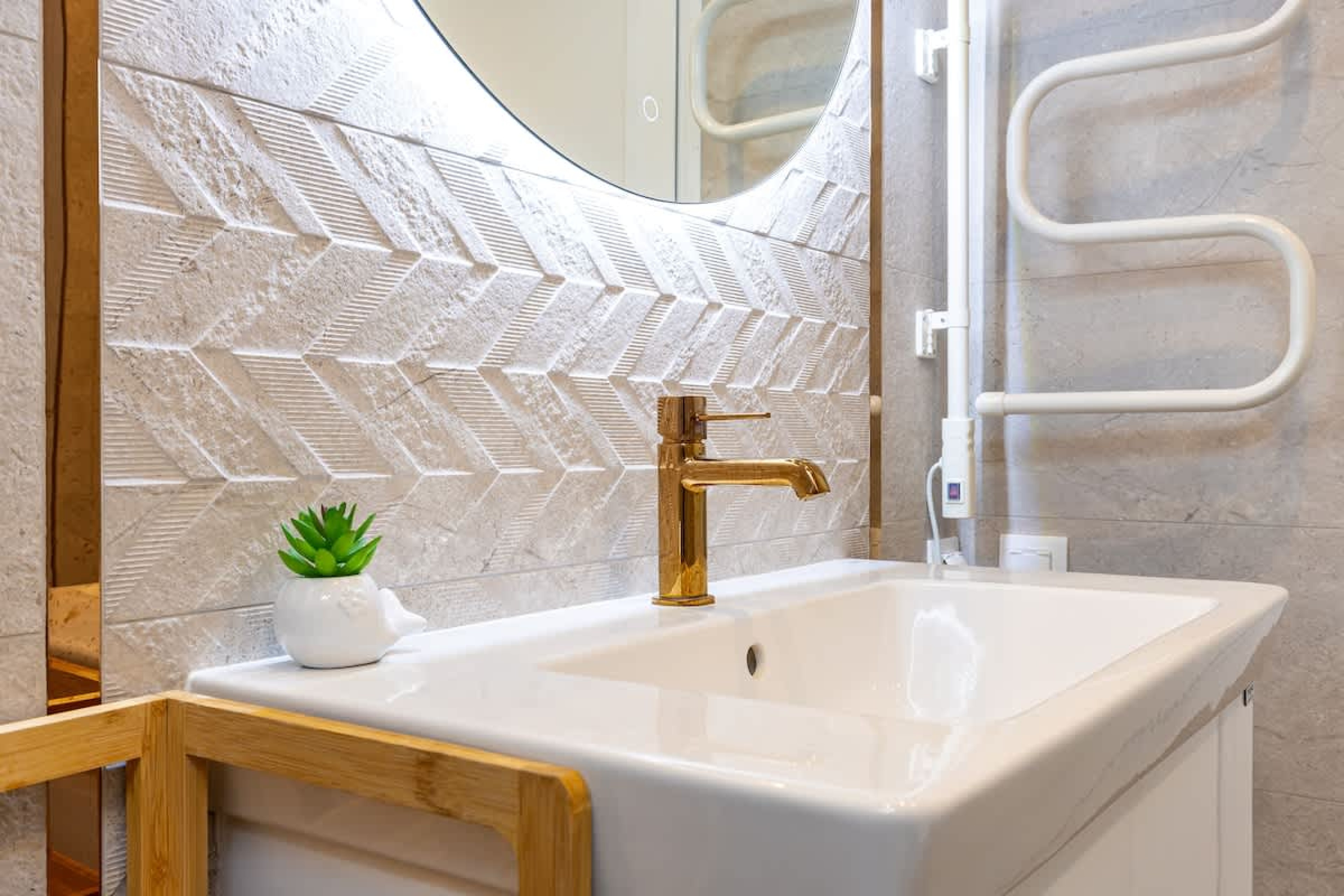 Scoutaround White Logo