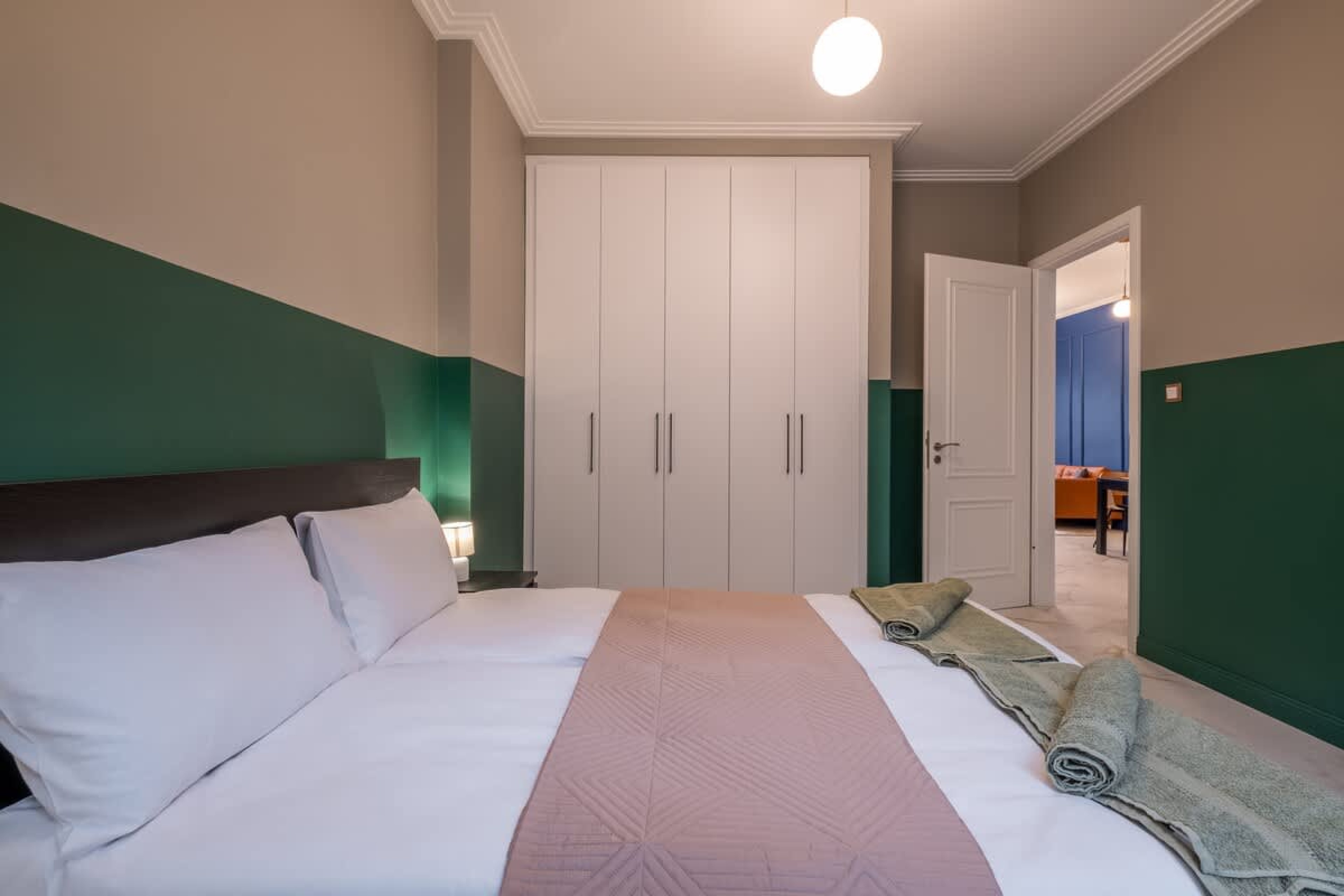 Scoutaround White Logo