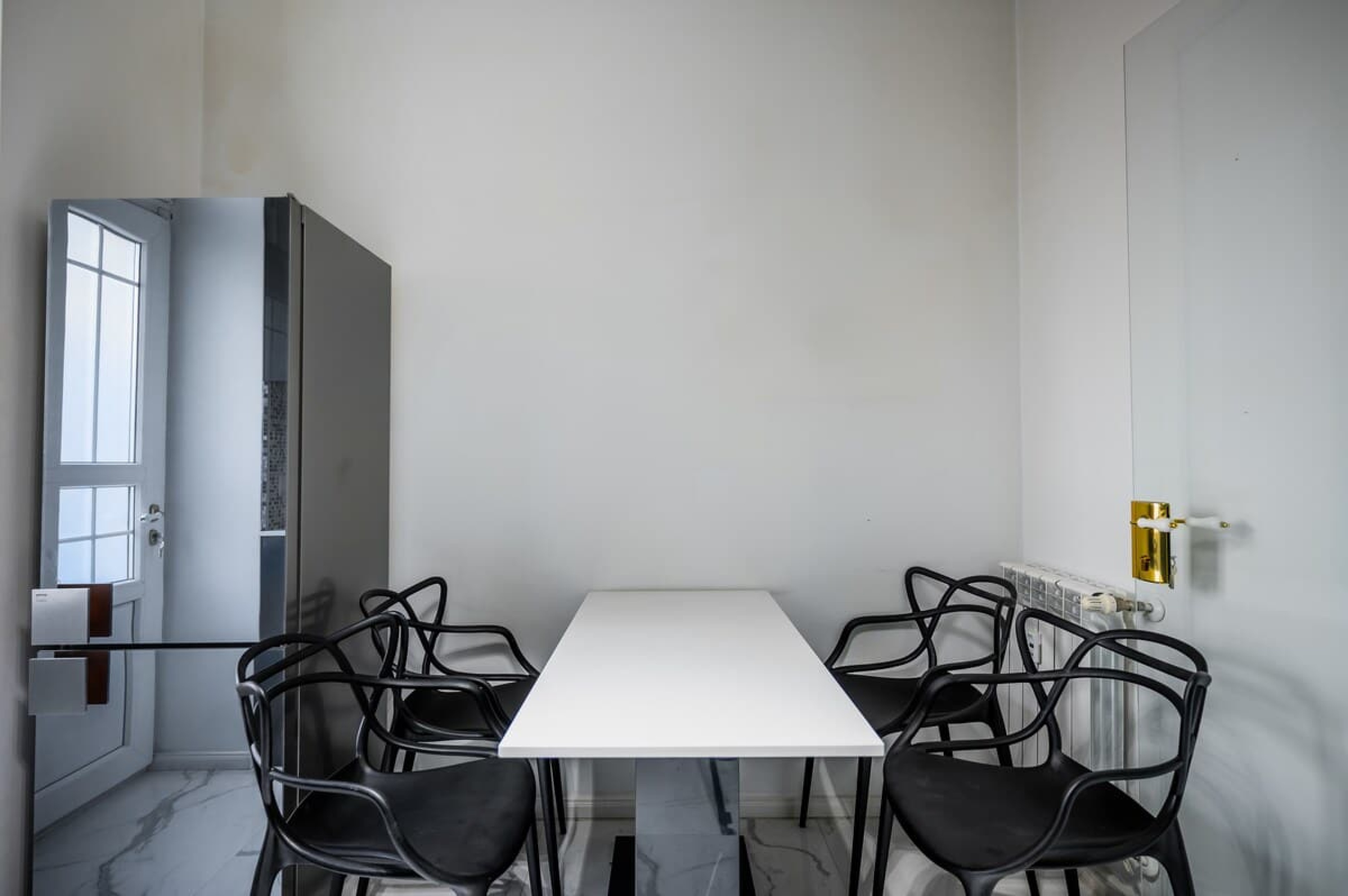 Scoutaround White Logo