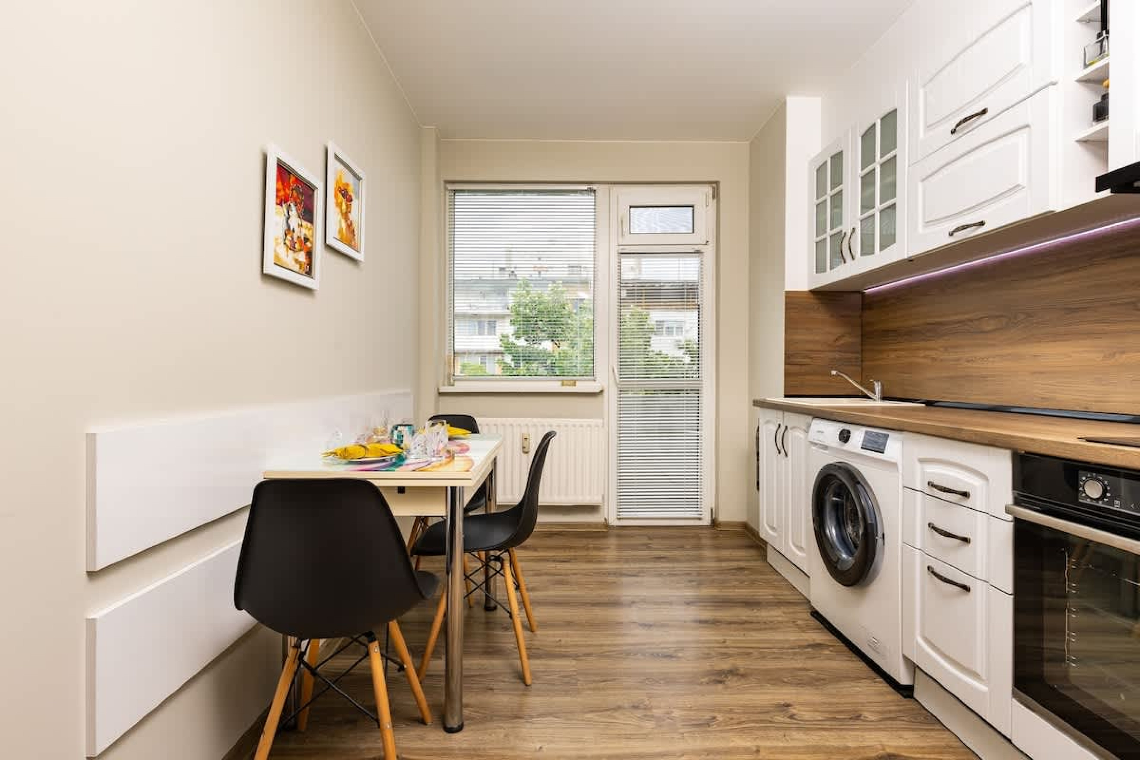 Scoutaround White Logo