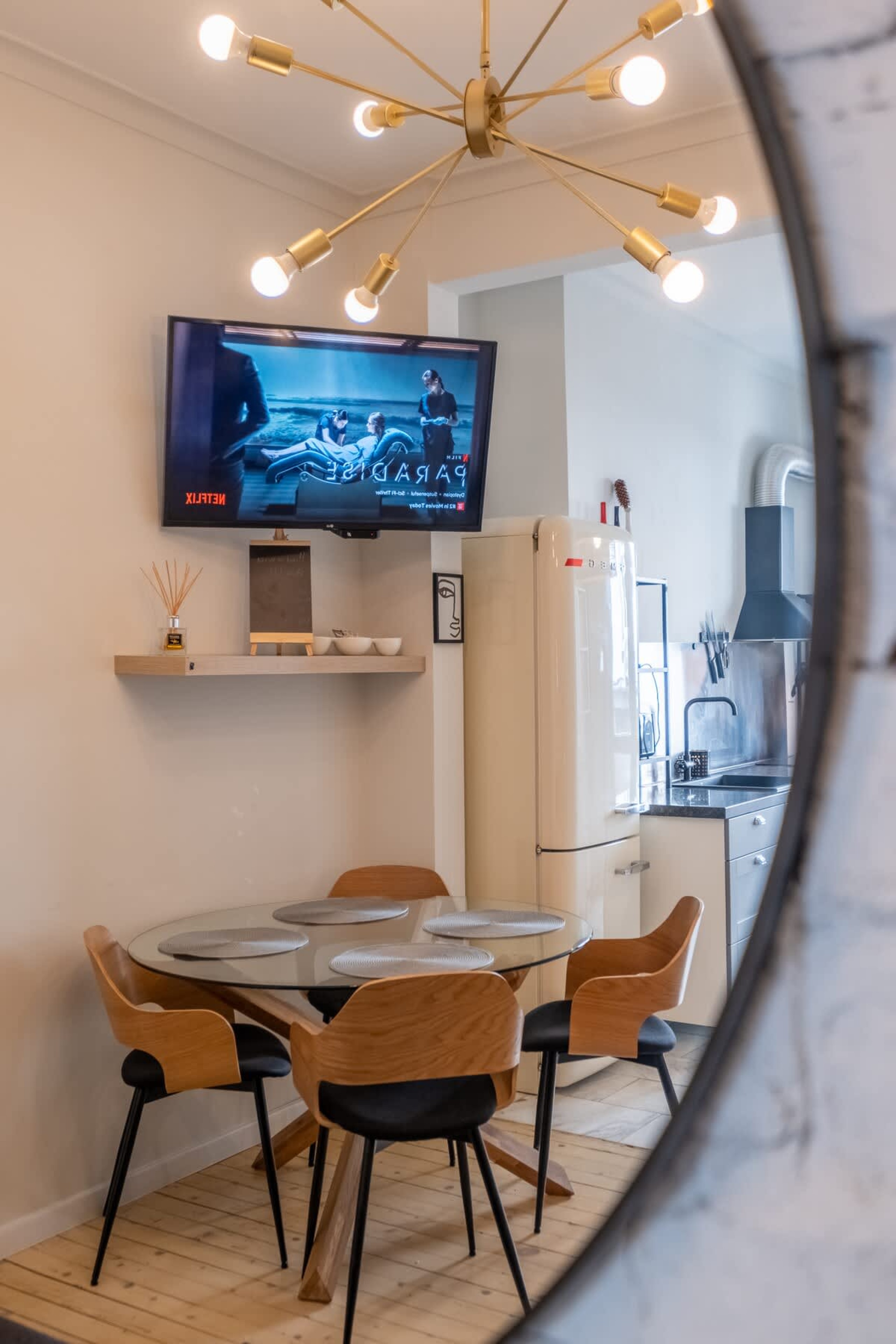 Scoutaround White Logo