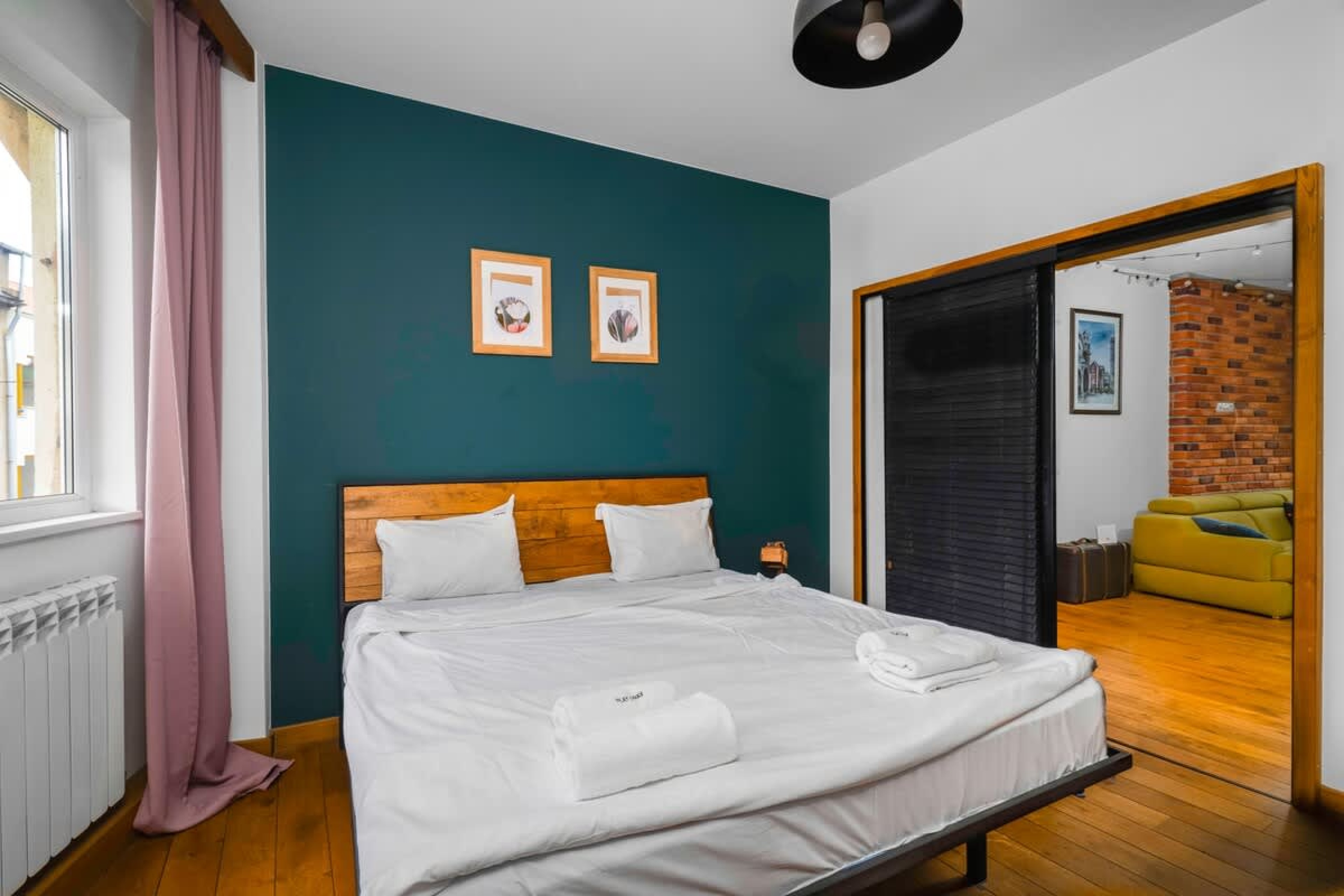 Scoutaround White Logo