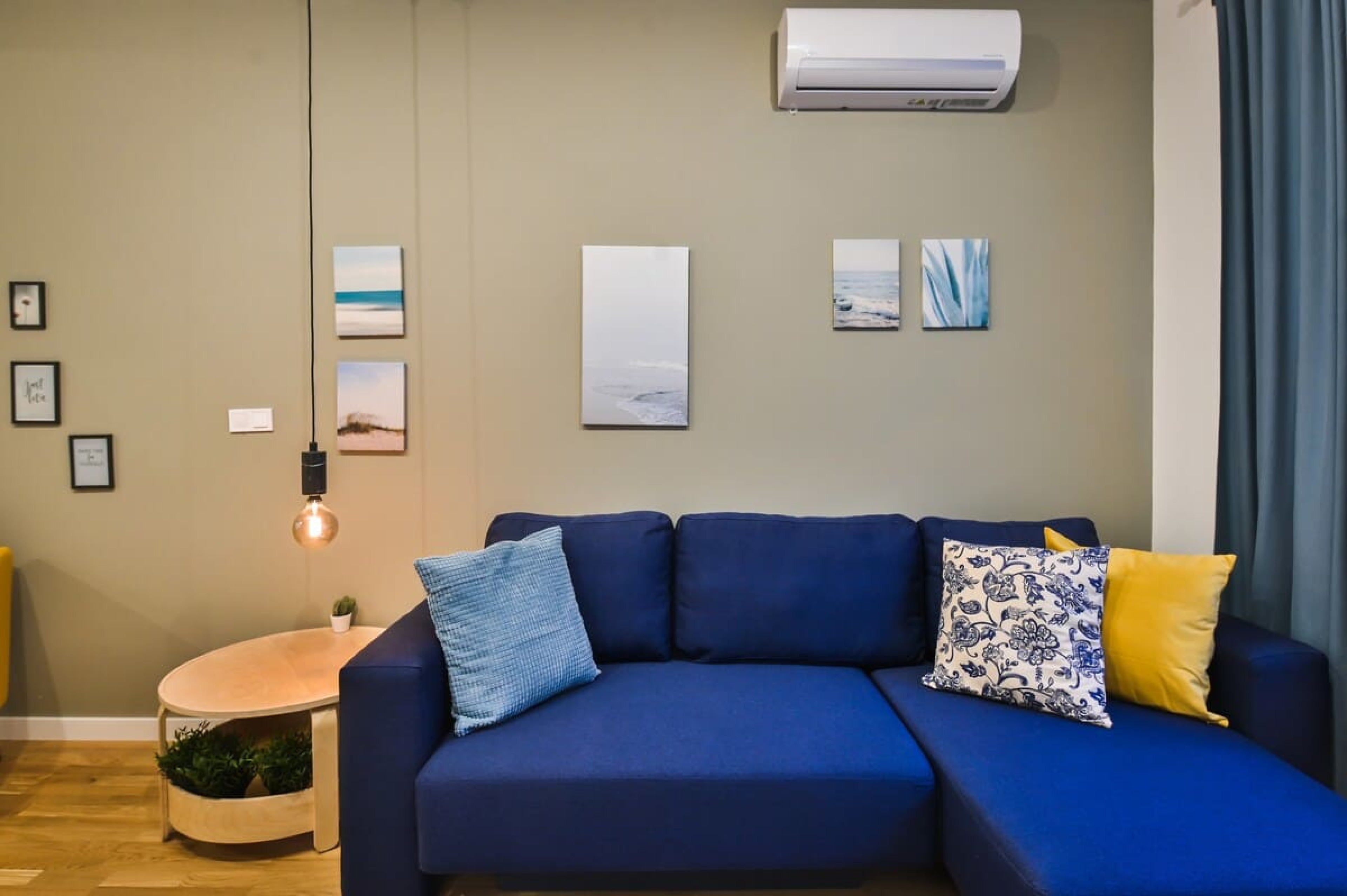 Scoutaround White Logo