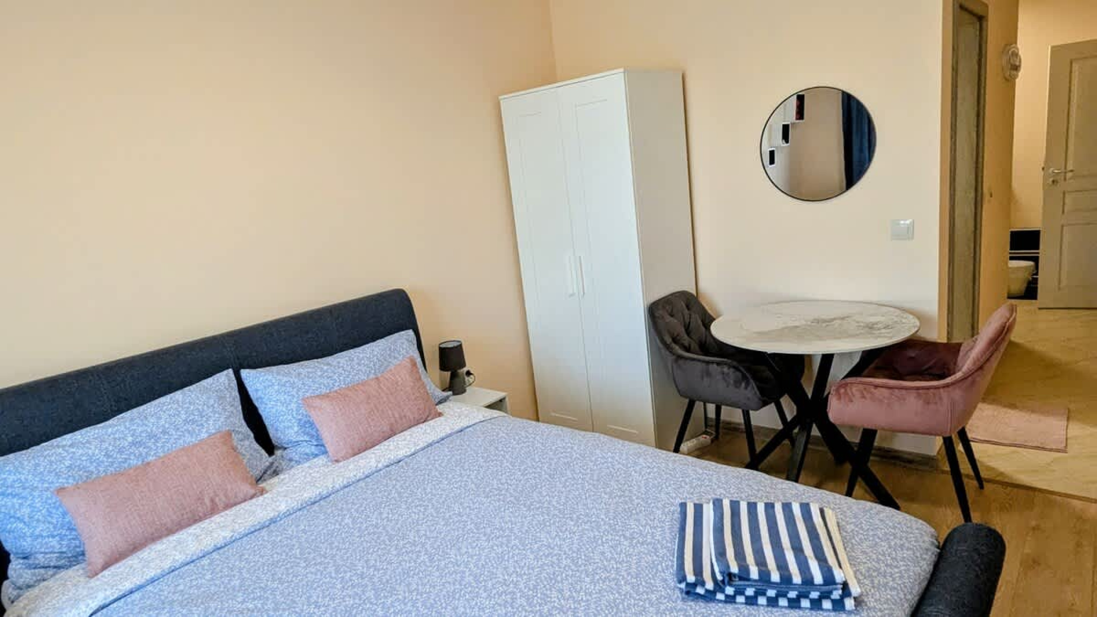 Scoutaround White Logo