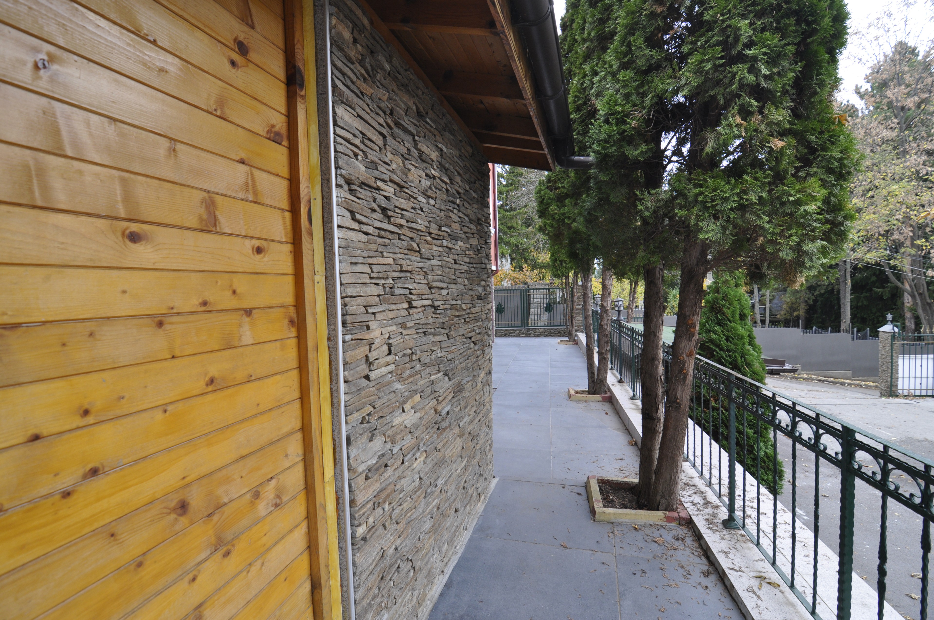 Scoutaround White Logo