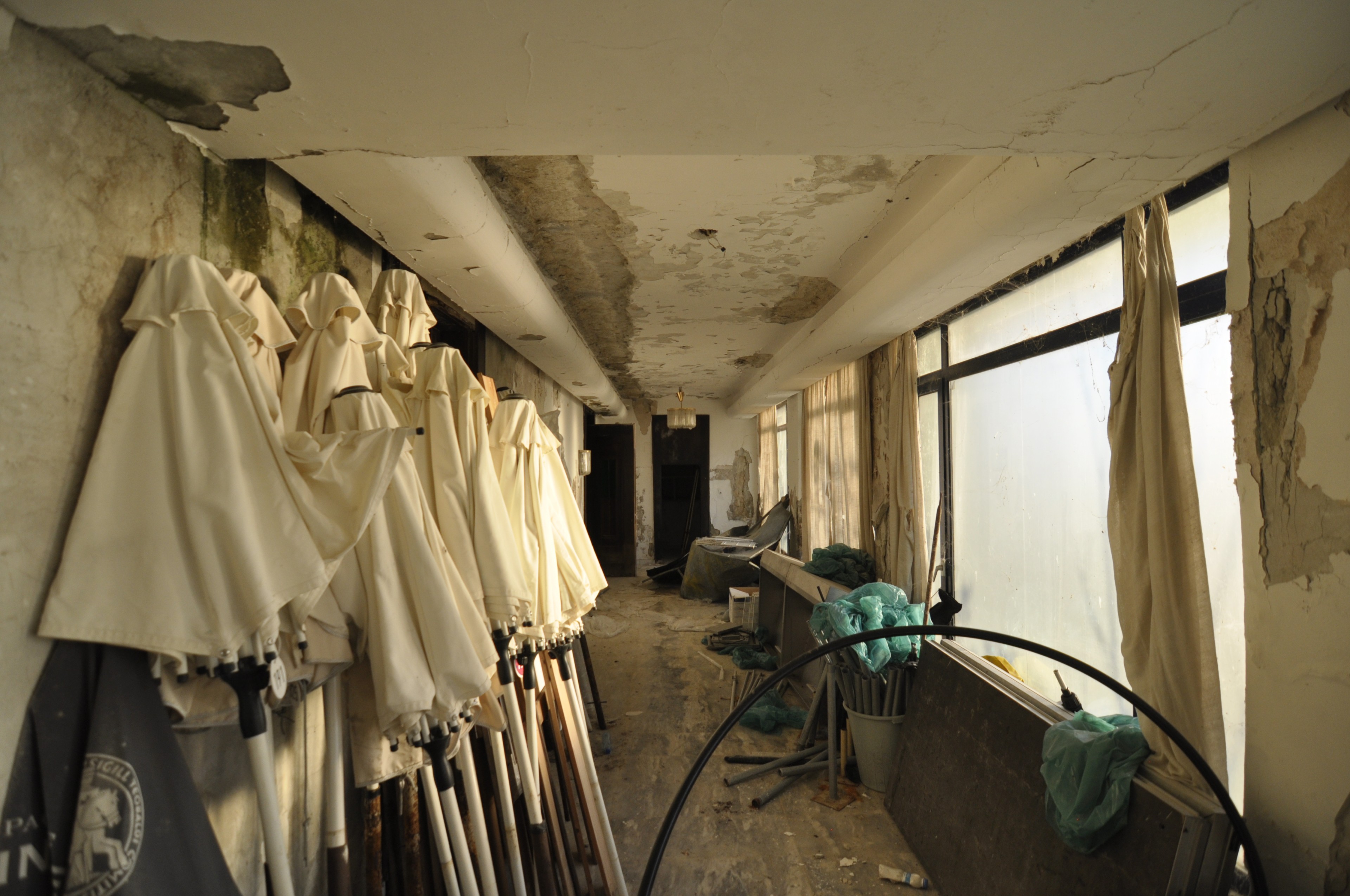 Scoutaround White Logo