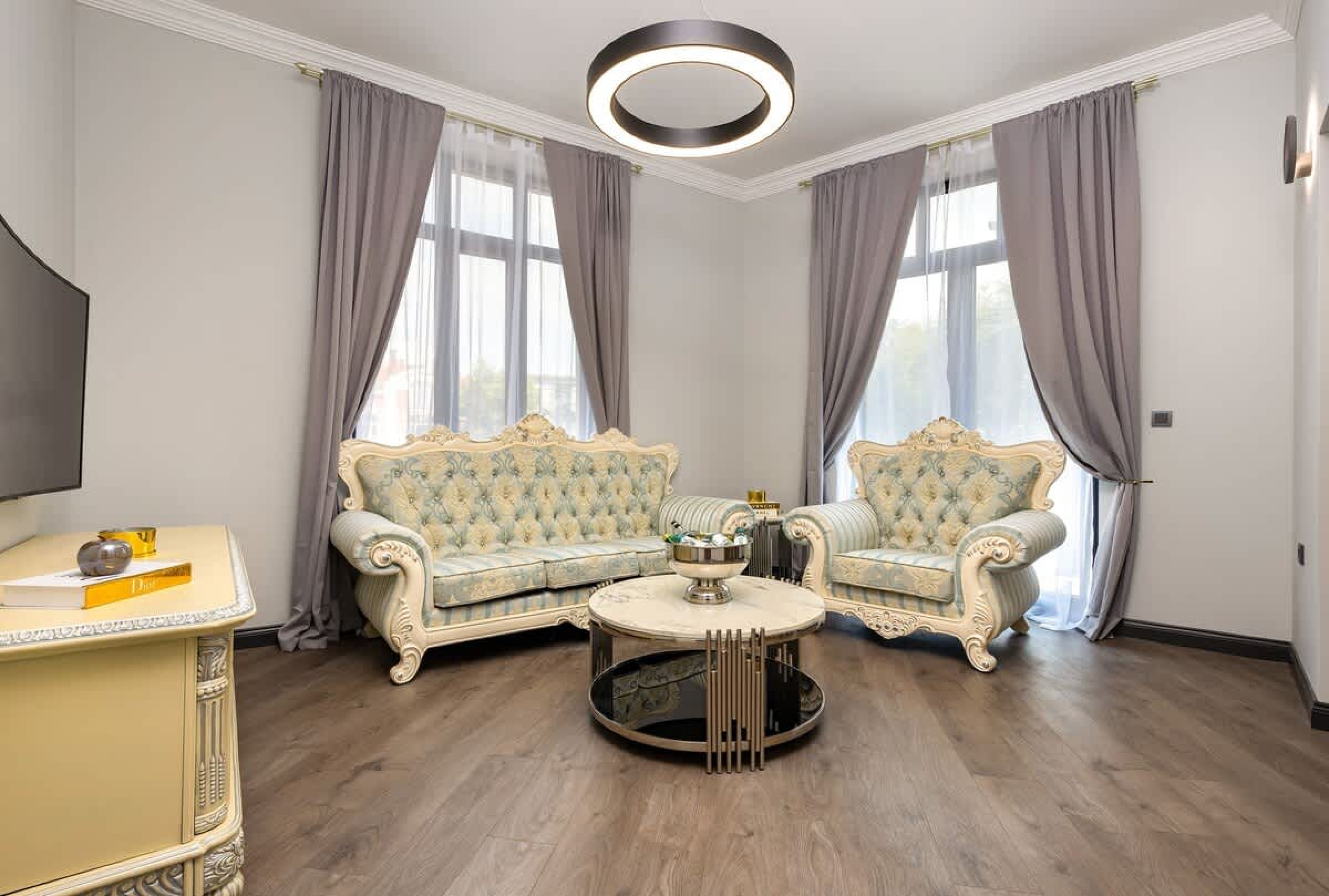 Scoutaround White Logo