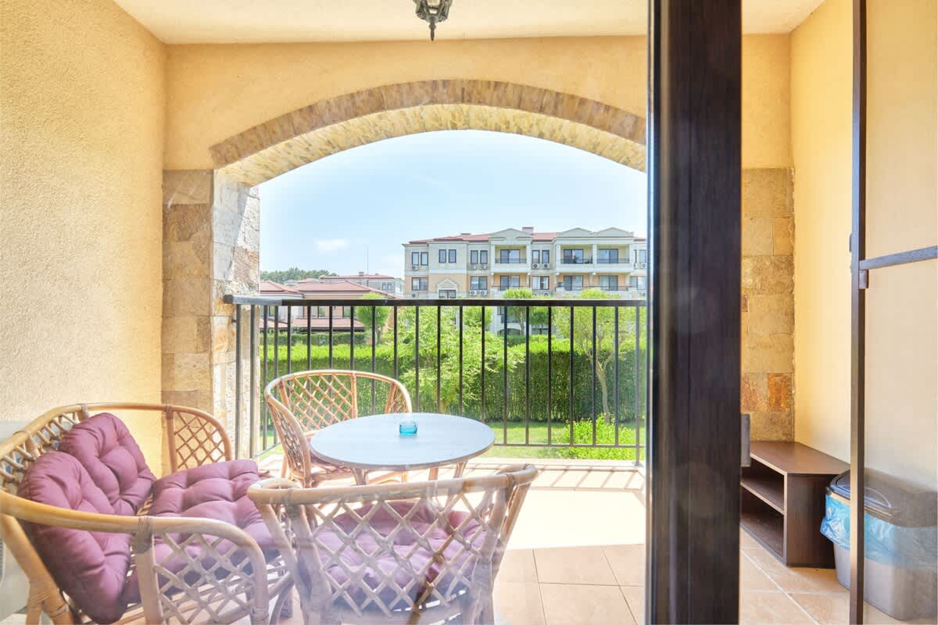 Scoutaround White Logo