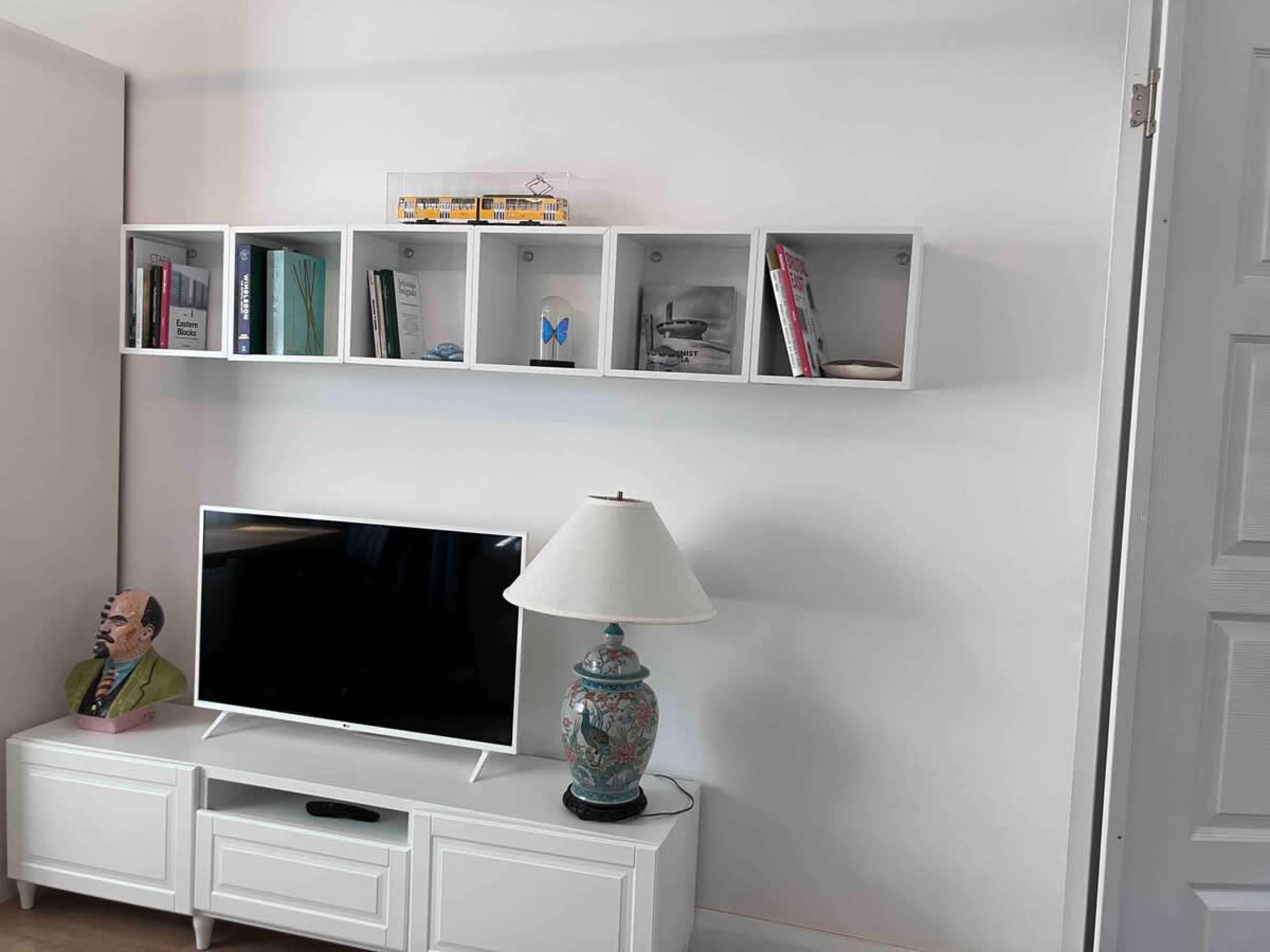 Scoutaround White Logo