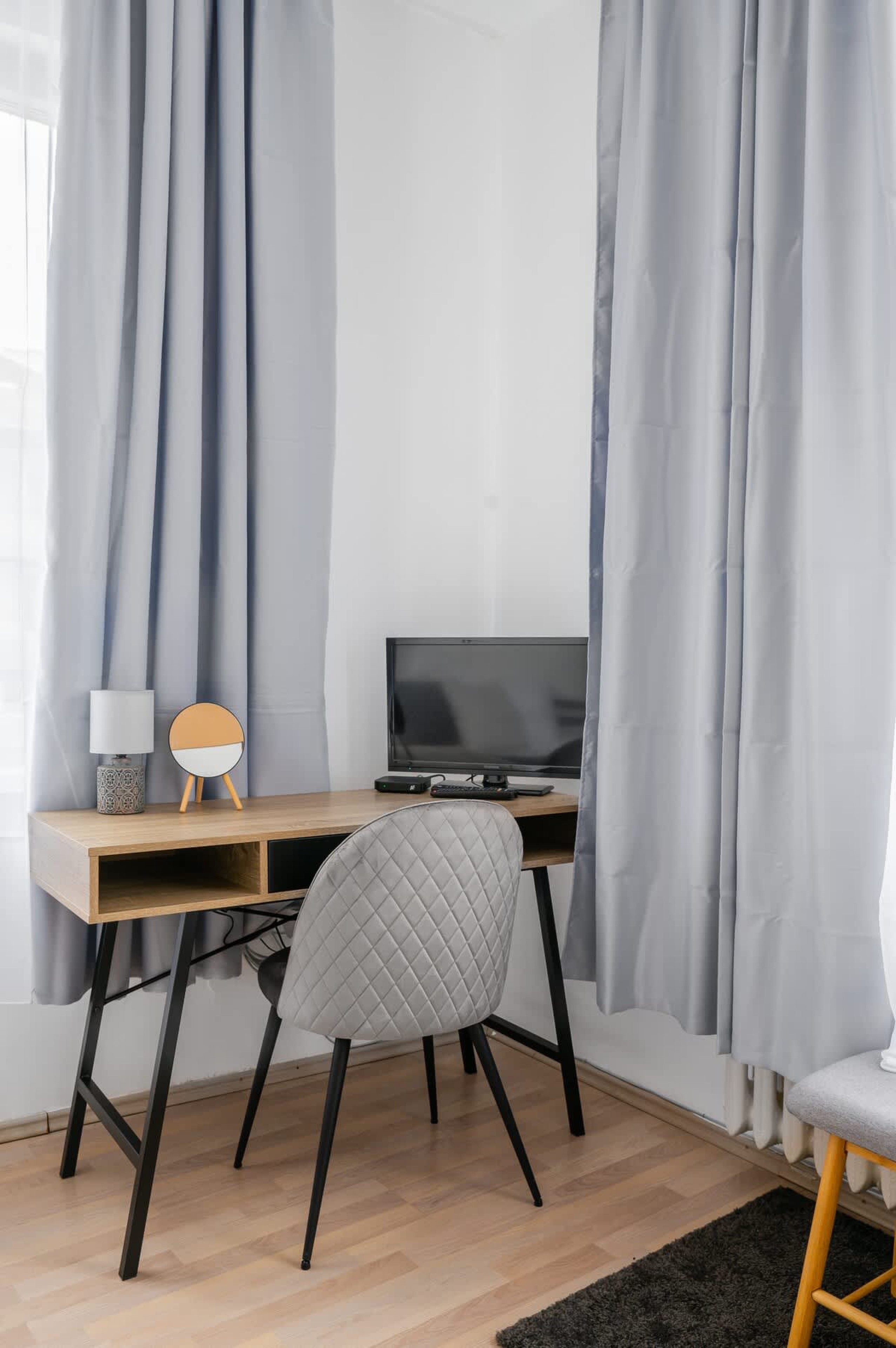 Scoutaround White Logo