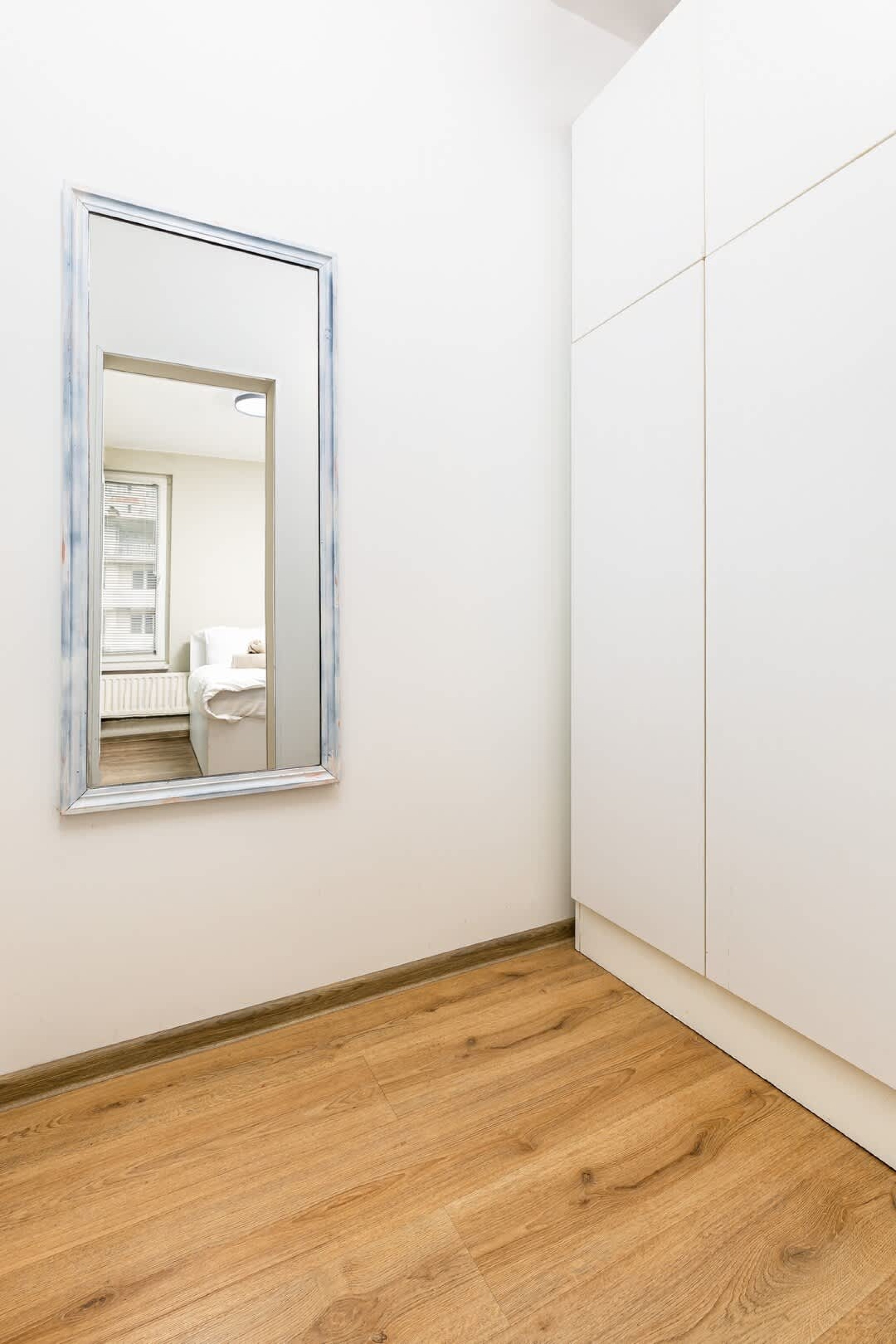 Scoutaround White Logo