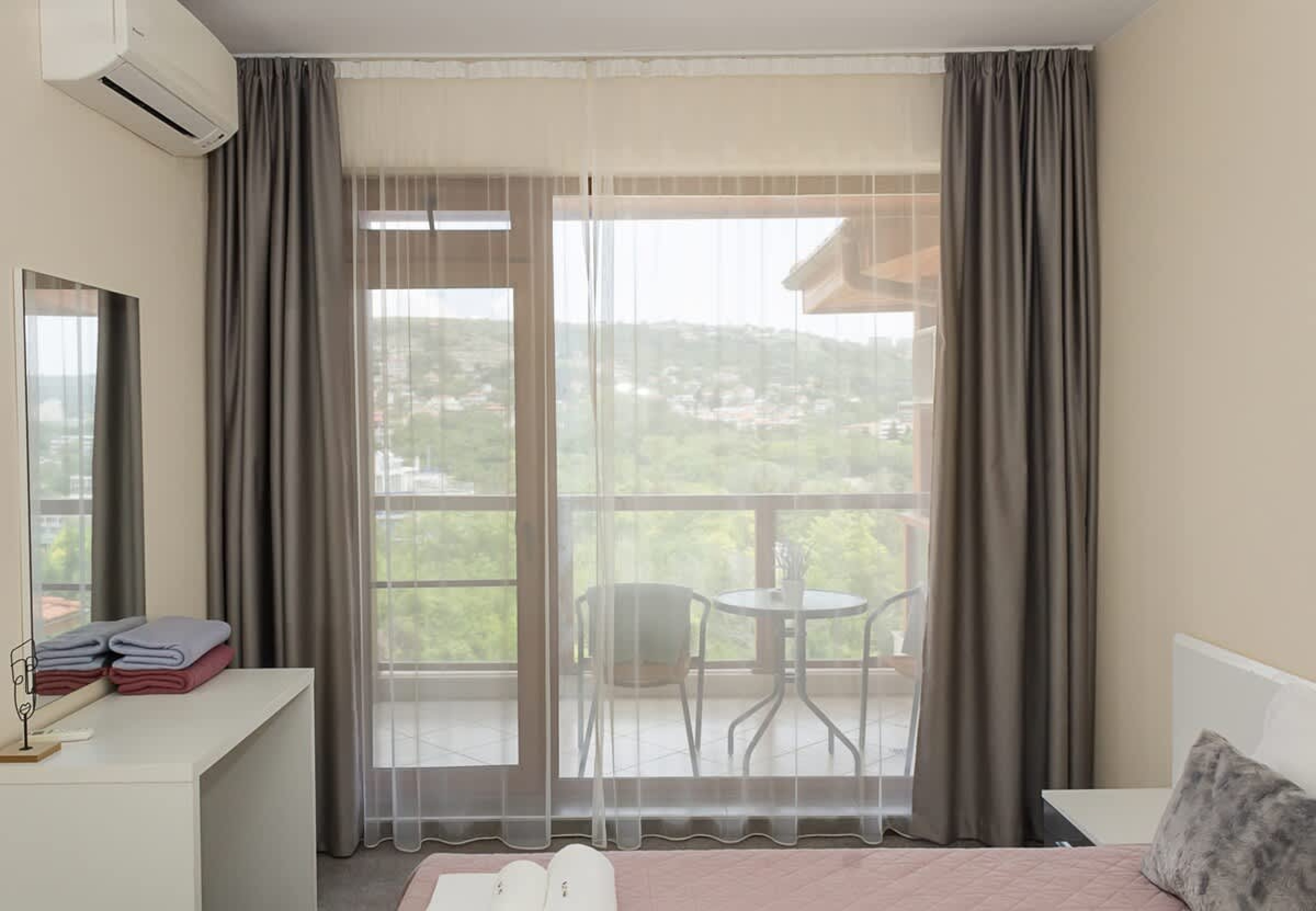 Scoutaround White Logo