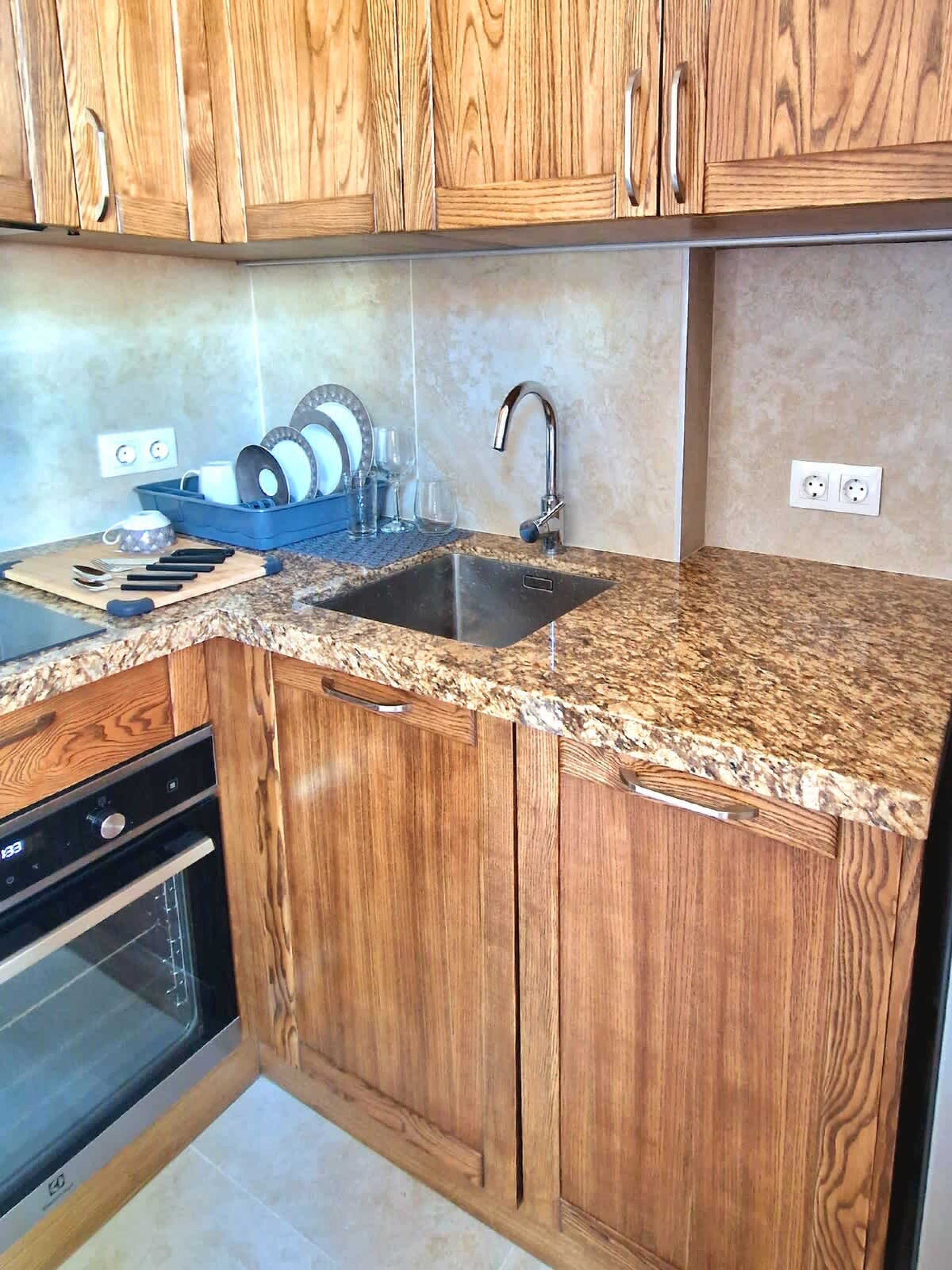 Scoutaround White Logo