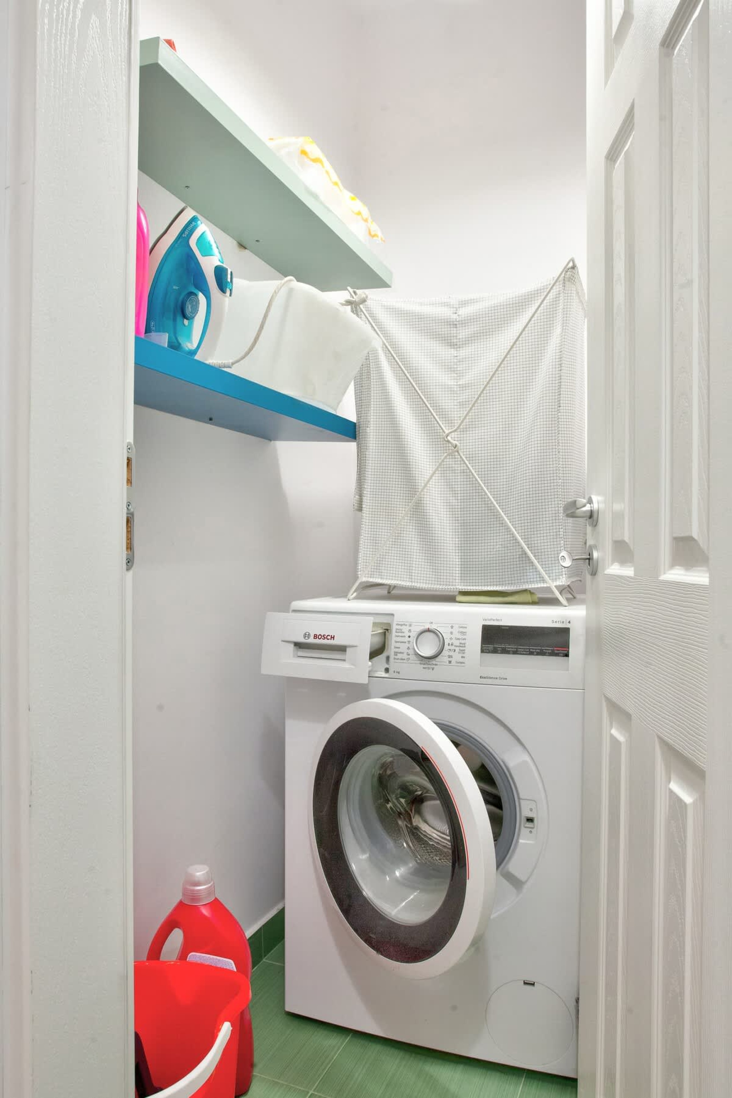 Scoutaround White Logo