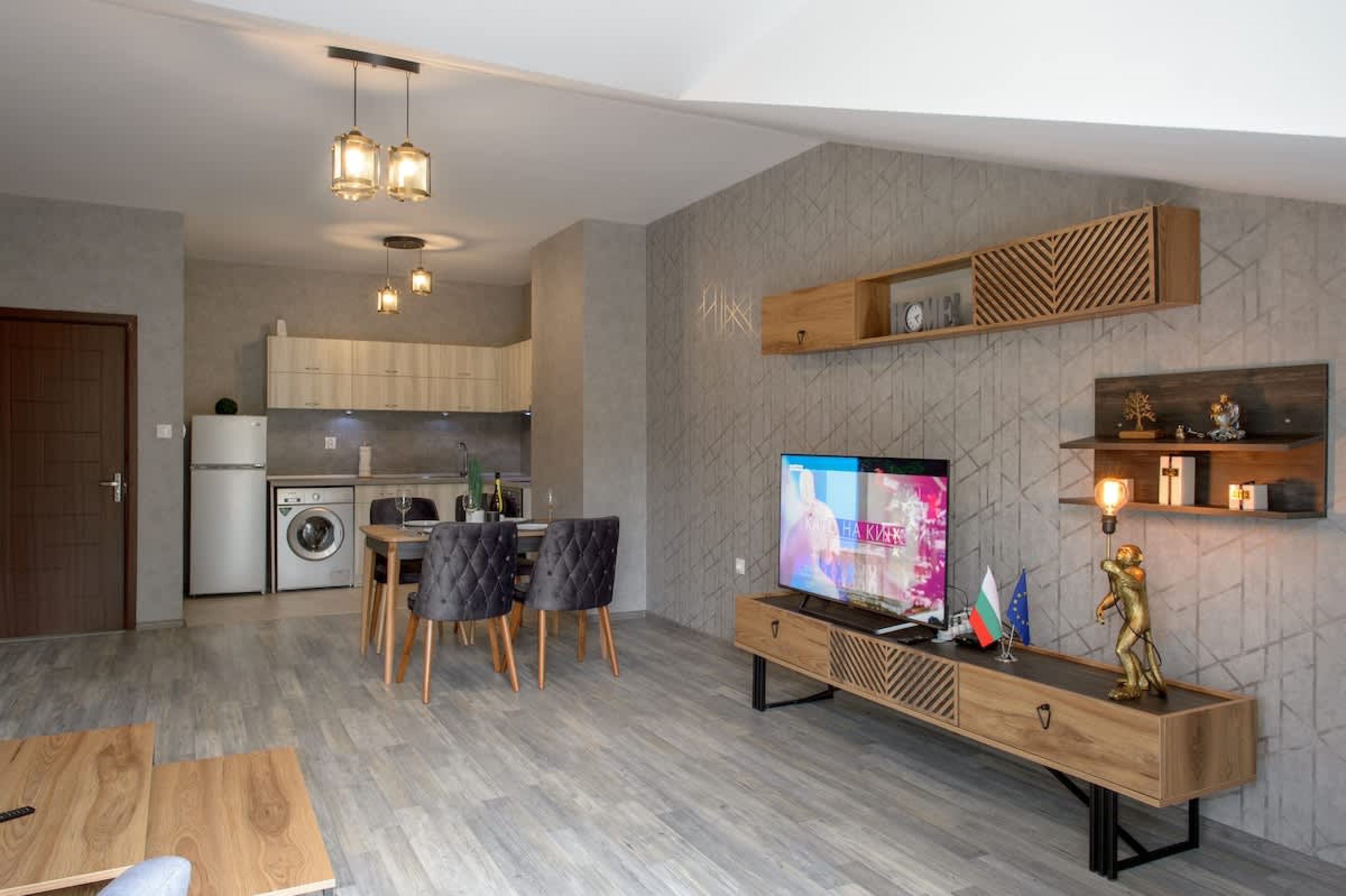 Scoutaround White Logo